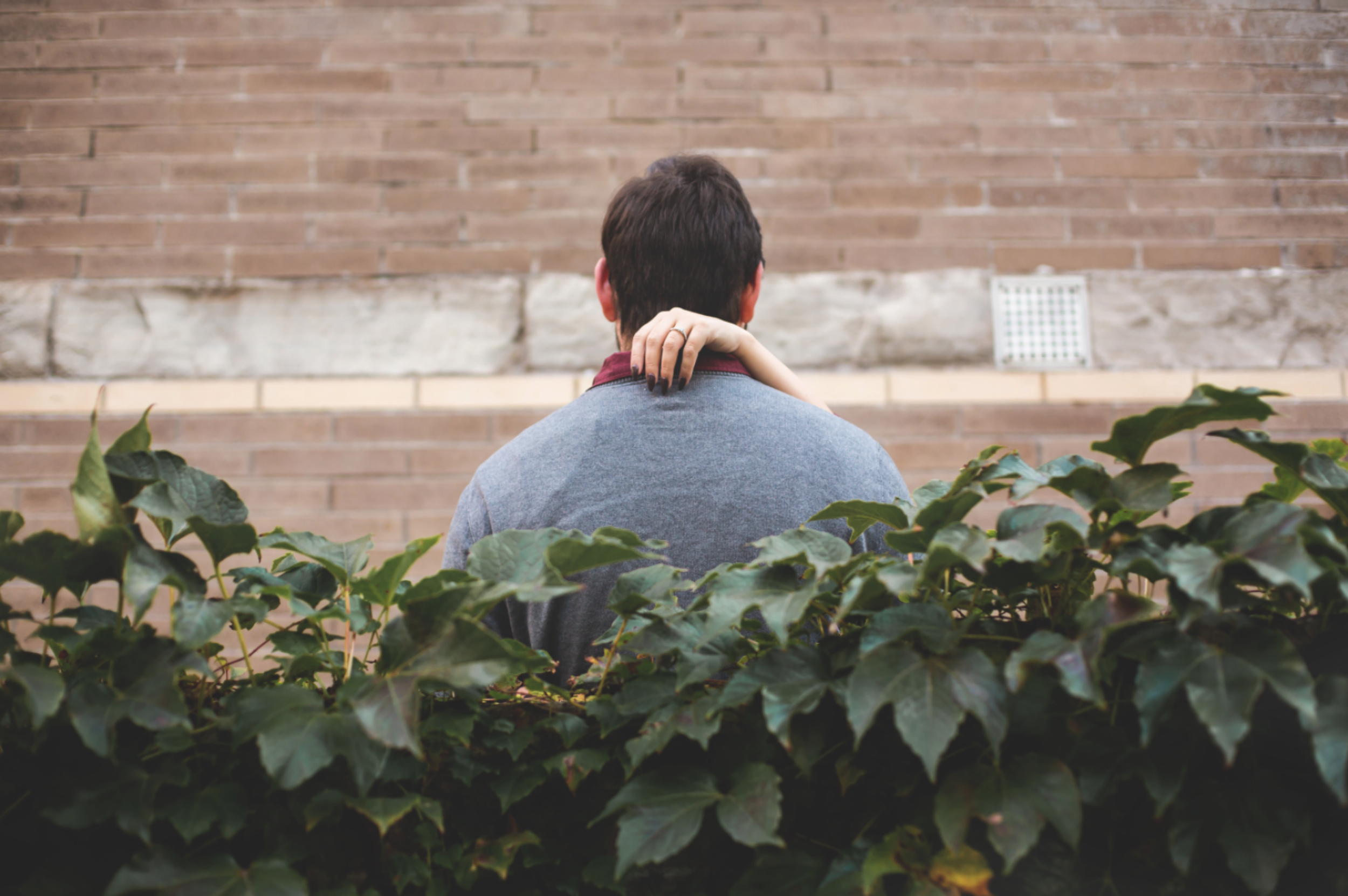 Engagement-Session-Hamilton-Burlington-Oakville-Niagara-Toronto-Wedding-Photographer-Engaged-Photography-Urban-Engaged-Downtown-Golden-Hour-Moments-by-Lauren-Photo-Image-7.png