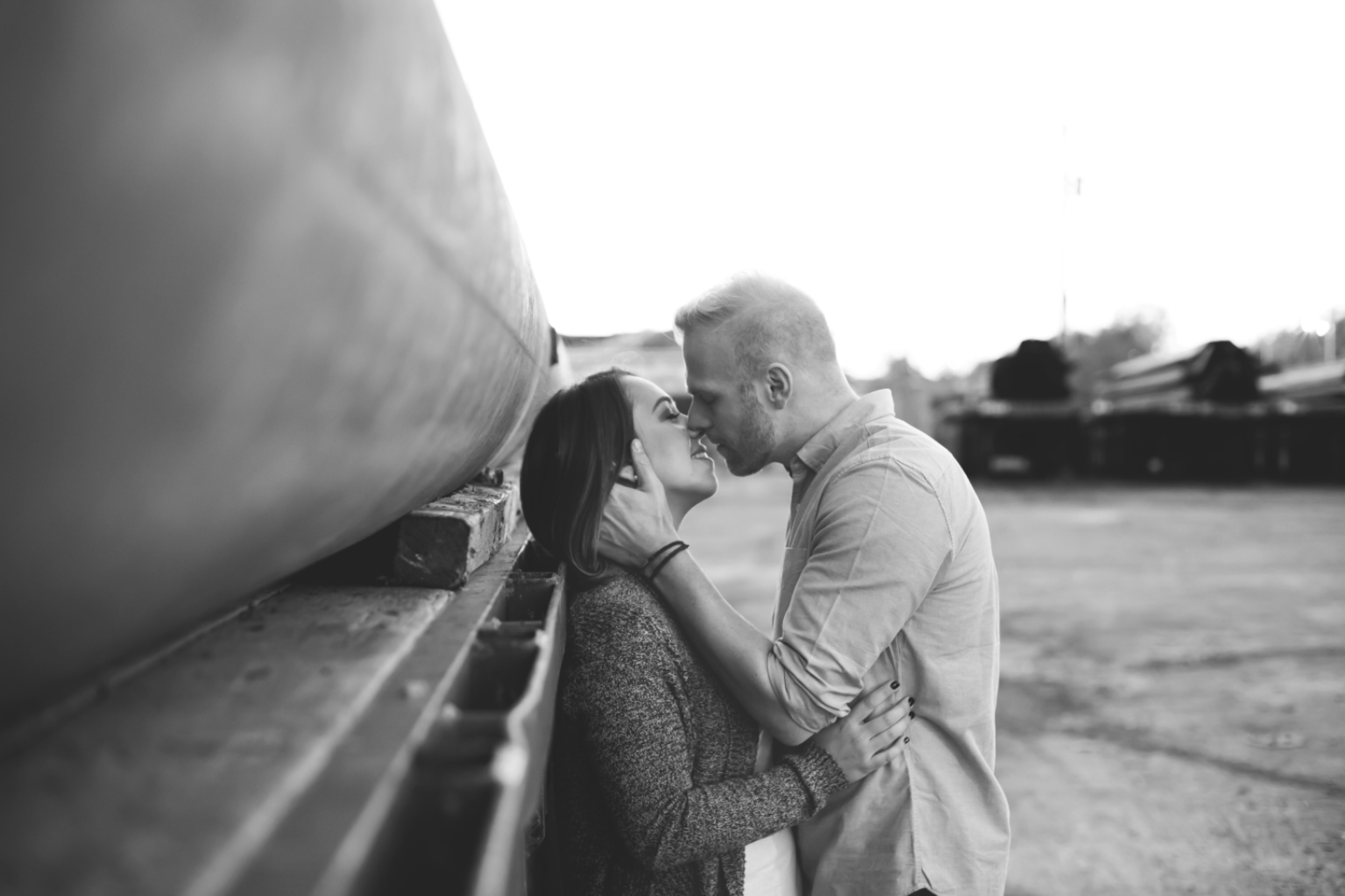 Engagement-Session-Downtown-Hamilton-Burlington-Oakville-Niagara-Toronto-Wedding-Photographer-Engaged-Photography-Waterfront-Urban-HamOnt-Engaged-Golden-Hour-Moments-by-Lauren-Photo-Image-10.png