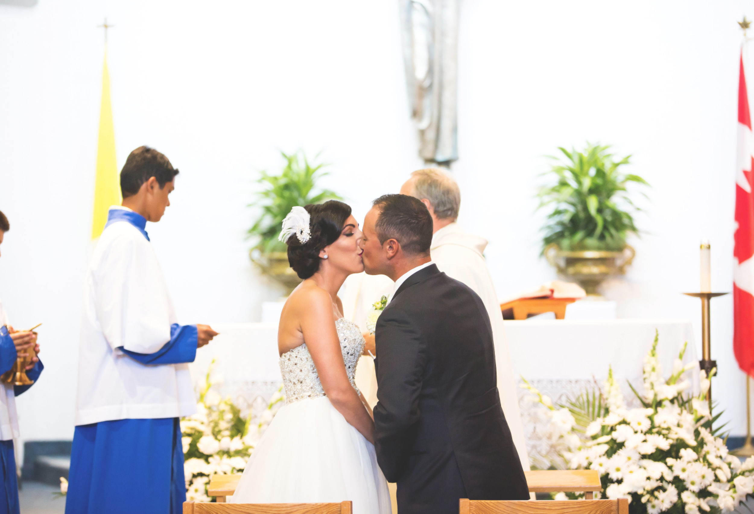 Wedding-Photography-Hamilton-Burlington-Oakville-Toronto-Niagara-Photographer-Moments-by-Lauren-Michaelangelos-Banquet-Center-Photos-HamOnt-Bride-Groom-Image-26.png