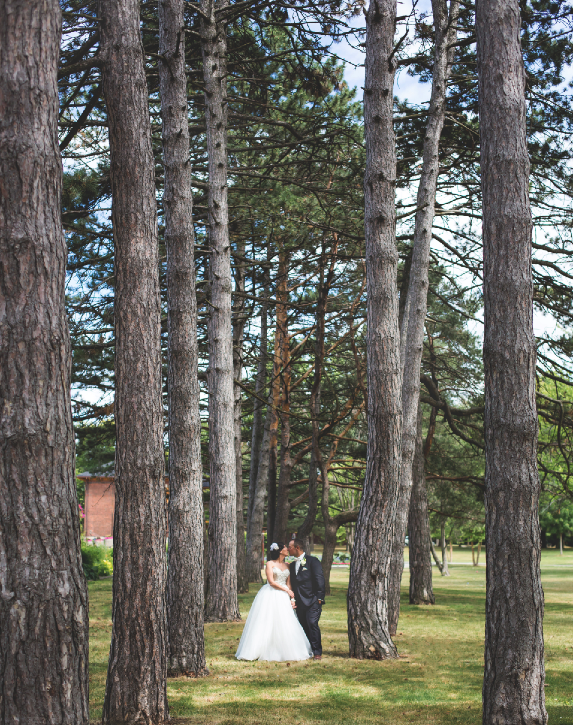 Wedding-Photography-Hamilton-Burlington-Oakville-Toronto-Niagara-Photographer-Moments-by-Lauren-Michaelangelos-Banquet-Center-Photos-HamOnt-Bride-Groom-Image-41.png