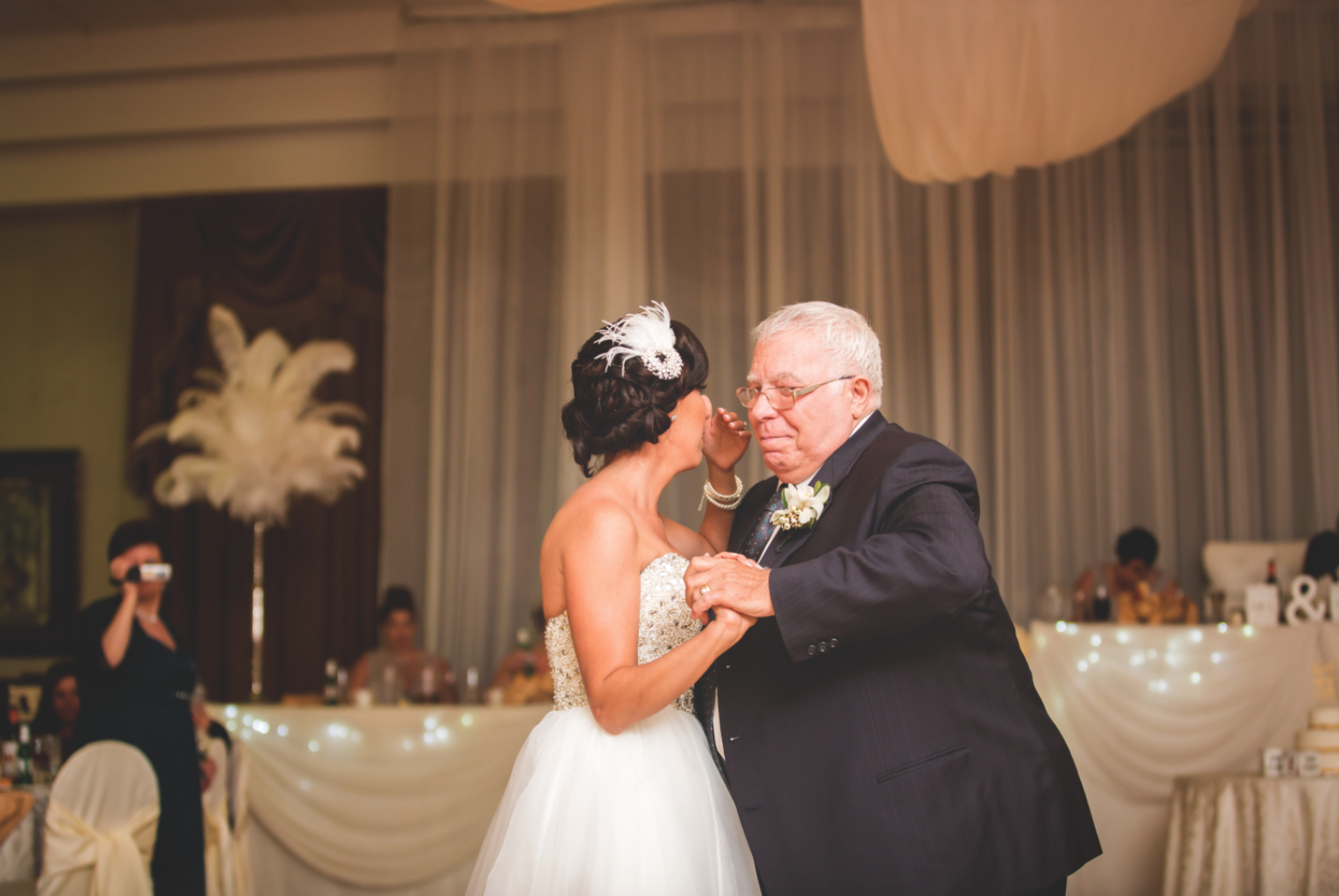 Wedding-Photography-Hamilton-Burlington-Oakville-Toronto-Niagara-Photographer-Moments-by-Lauren-Michaelangelos-Banquet-Center-Photos-HamOnt-Bride-Groom-Image-74.png