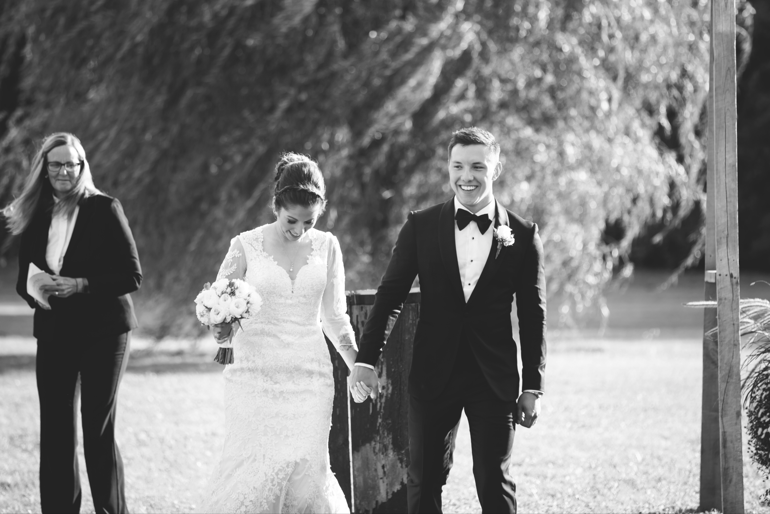 Wedding-Photos-Mount-Pleasant-Farm-Photographer-Wedding-Hamilton-GTA-Niagara-Oakville-Toronto-Moments-by-Lauren-Photography-Photo-Image-15.png