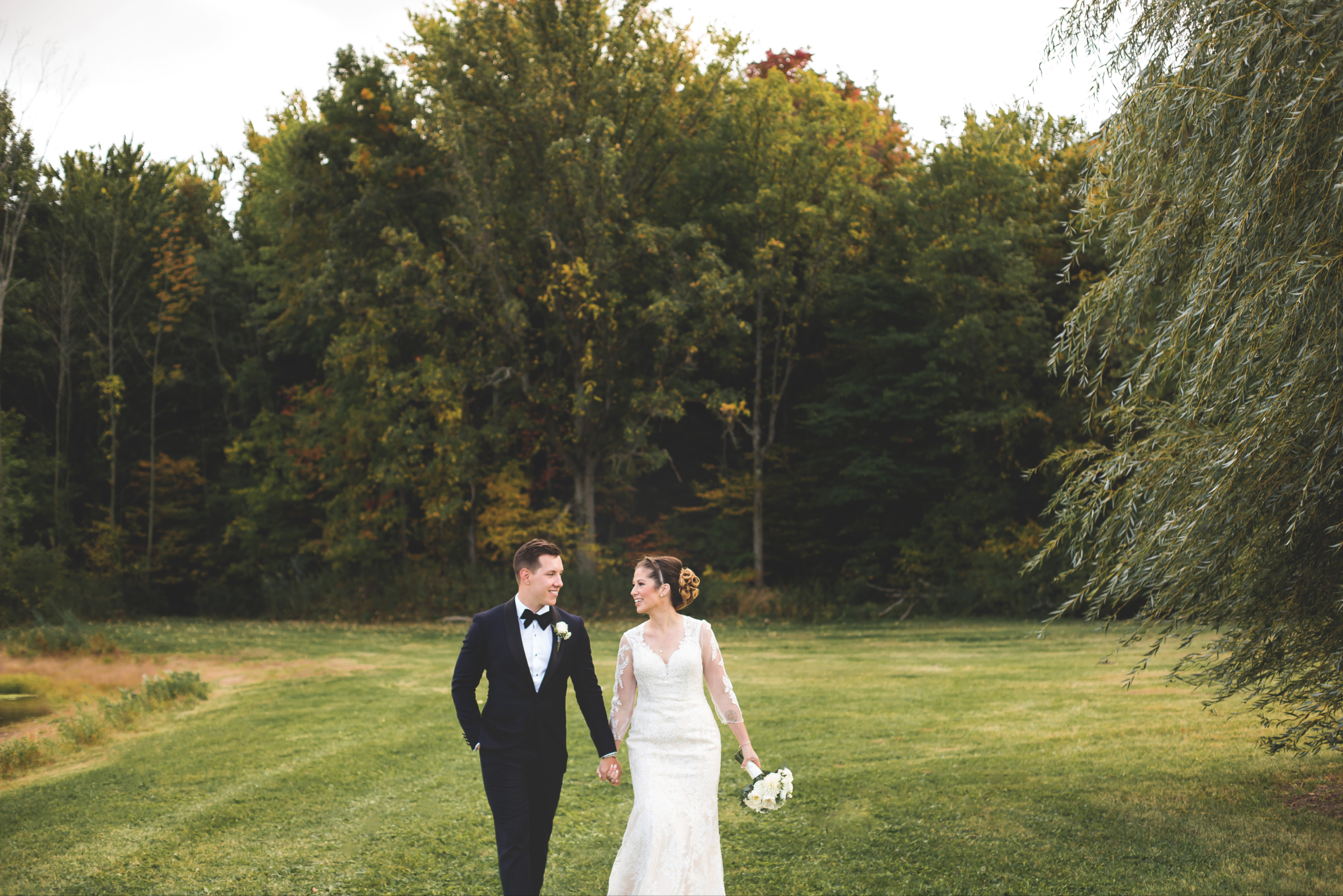Wedding-Photos-Mount-Pleasant-Farm-Photographer-Wedding-Hamilton-GTA-Niagara-Oakville-Toronto-Moments-by-Lauren-Photography-Photo-Image-16.png