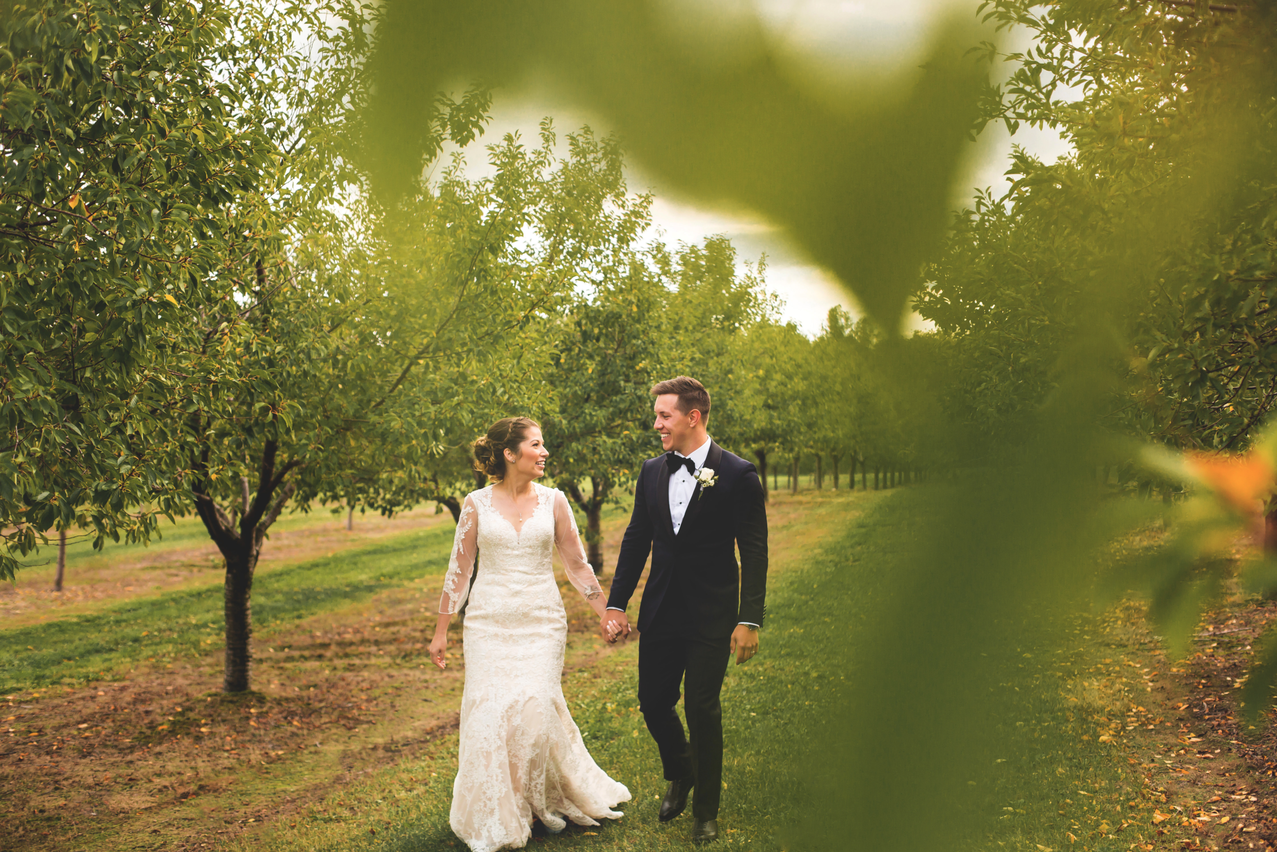 Wedding-Photos-Mount-Pleasant-Farm-Photographer-Wedding-Hamilton-GTA-Niagara-Oakville-Toronto-Moments-by-Lauren-Photography-Photo-Image-30.png