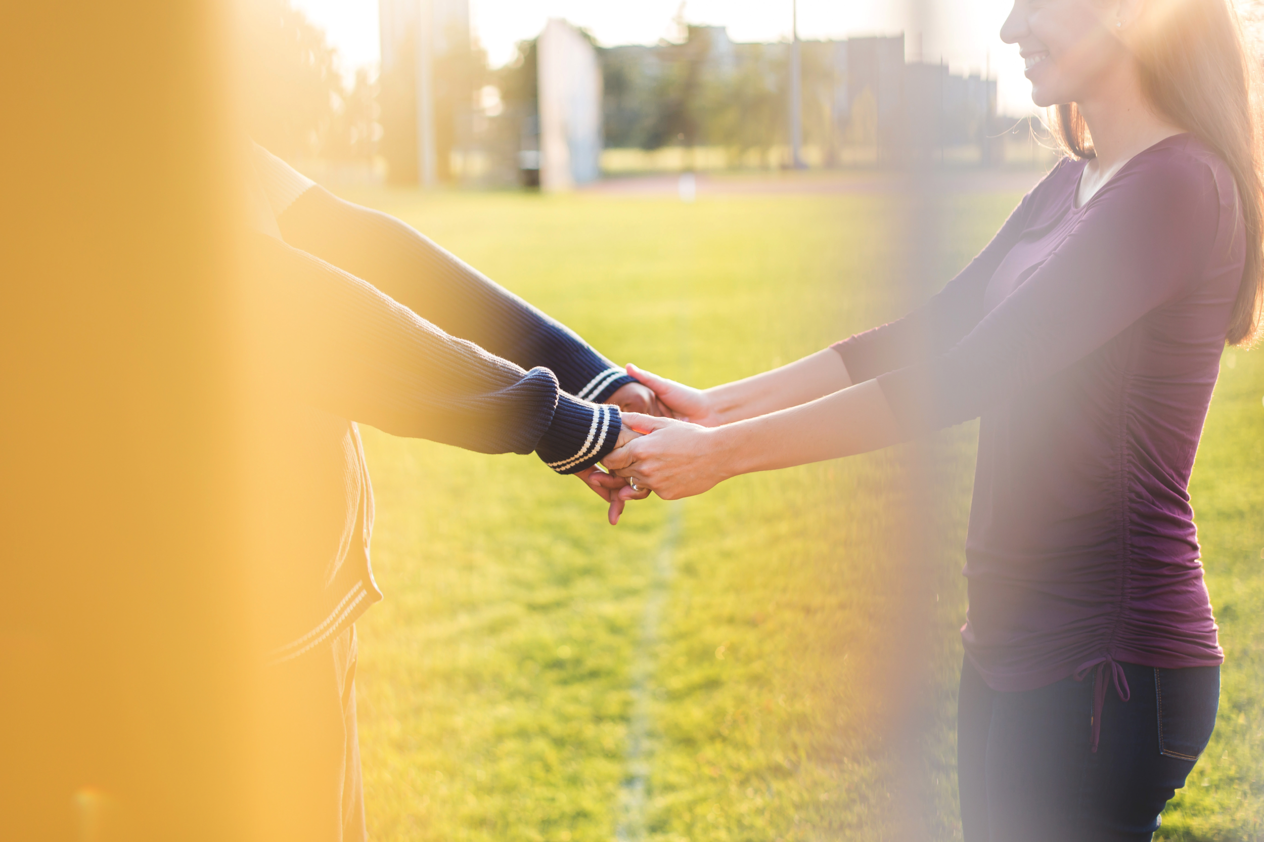 Engagement-Session-Hamilton-Burlington-Oakville-Toronto-Niagara-Wedding-Photographer-Engaged-Photography-at-Home-Session-HamOnt-Engaged-Moments-by-Lauren-Photo-Image-15.png