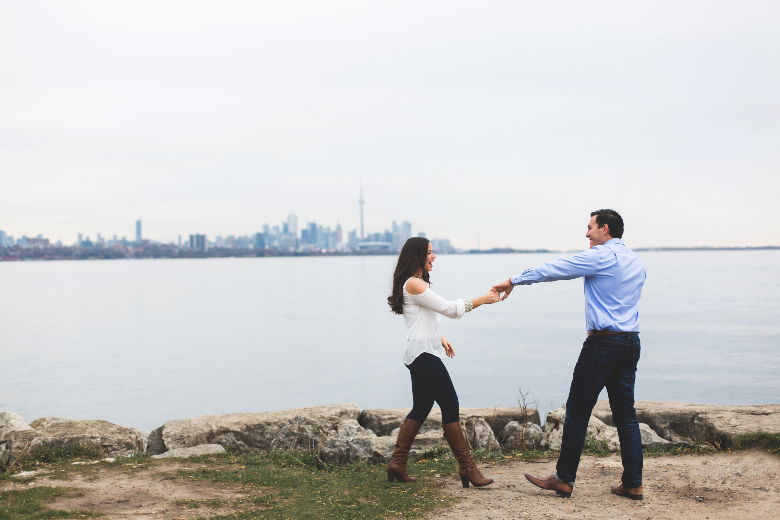 Engagement-Photography-Toronto-Skyline-City-Waterfront-HumberBay-Hamilton-Burlington-Oakville-Niagara-Toronto-Wedding-Photographer-Photo-Image-1.png