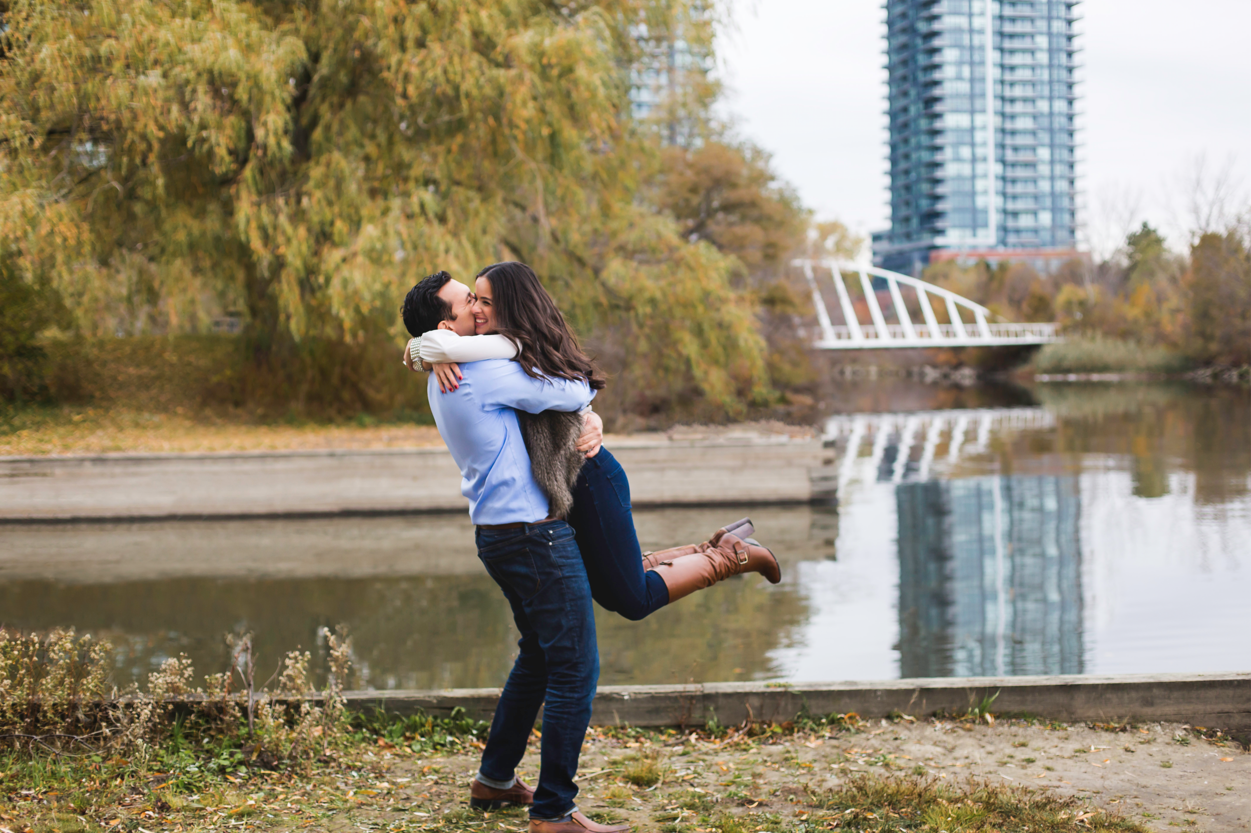 Engagement-Photography-Toronto-Skyline-City-Waterfront-HumberBay-Hamilton-Burlington-Oakville-Niagara-Toronto-Wedding-Photographer-Photo-Image-16-2.png