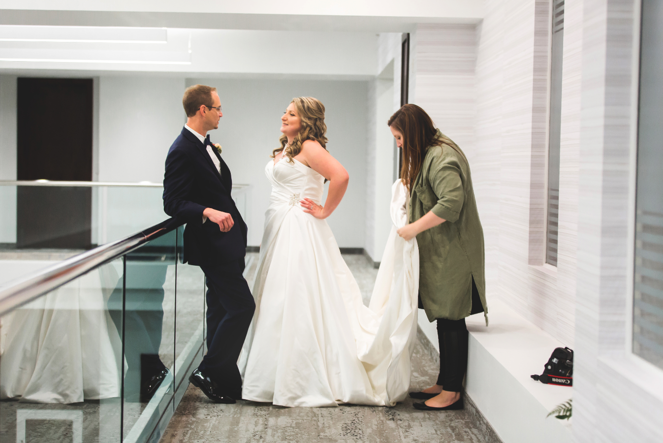 Moments-by-Lauren-Wedding-Photographer-Lifestyle-Photography-Hamilton-Toronto-Niagara-Behind-The-Scenes-Photos-Image-4.png