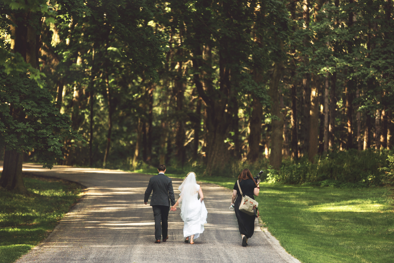 Moments-by-Lauren-Wedding-Photographer-Lifestyle-Photography-Hamilton-Toronto-Niagara-Behind-The-Scenes-Photos-Image-27.png