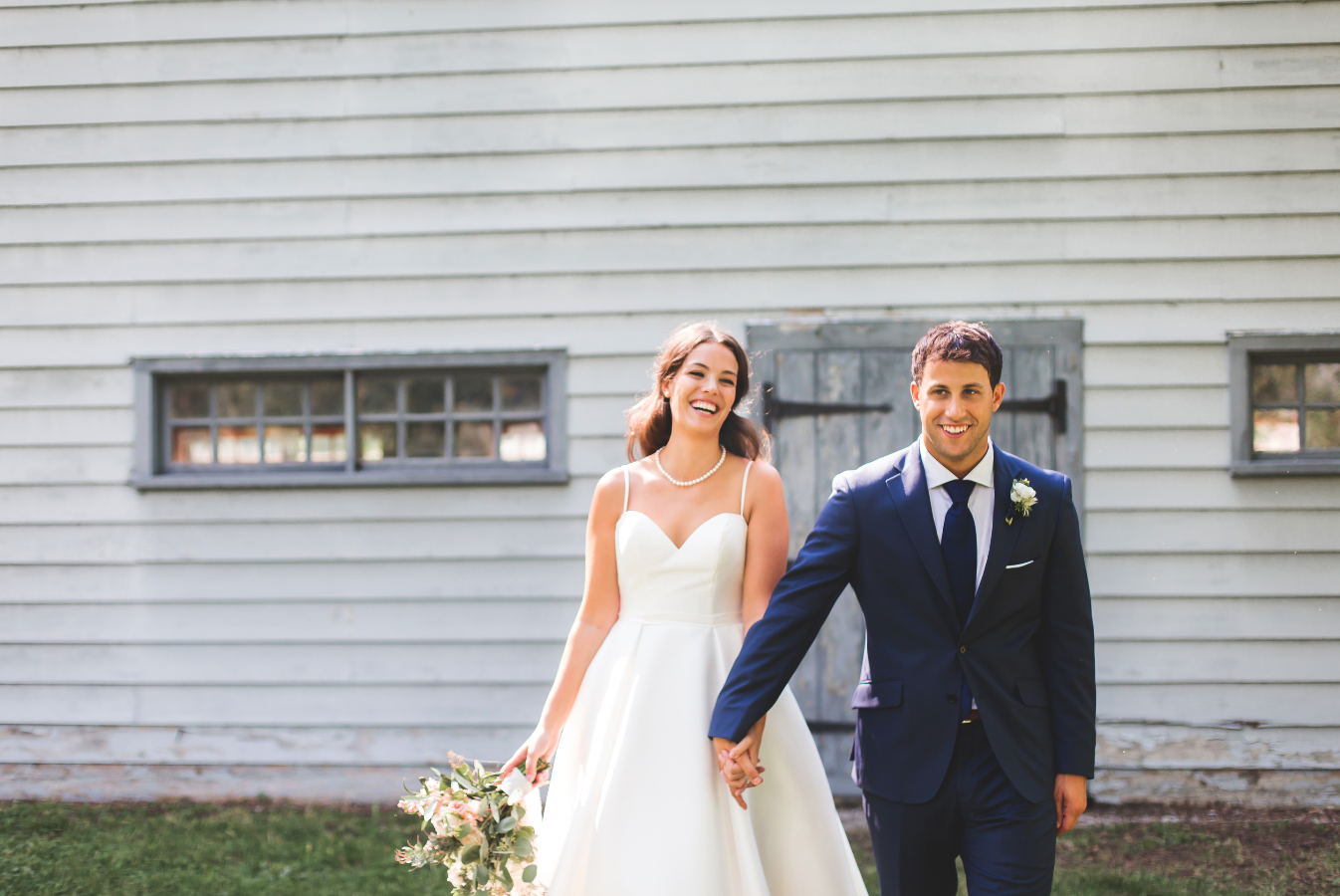 Wedding-Photographer-Niagara-on-the-Lake-Photographer-Queens-Landing-Moments-by-Lauren-Photo-Image-8.png