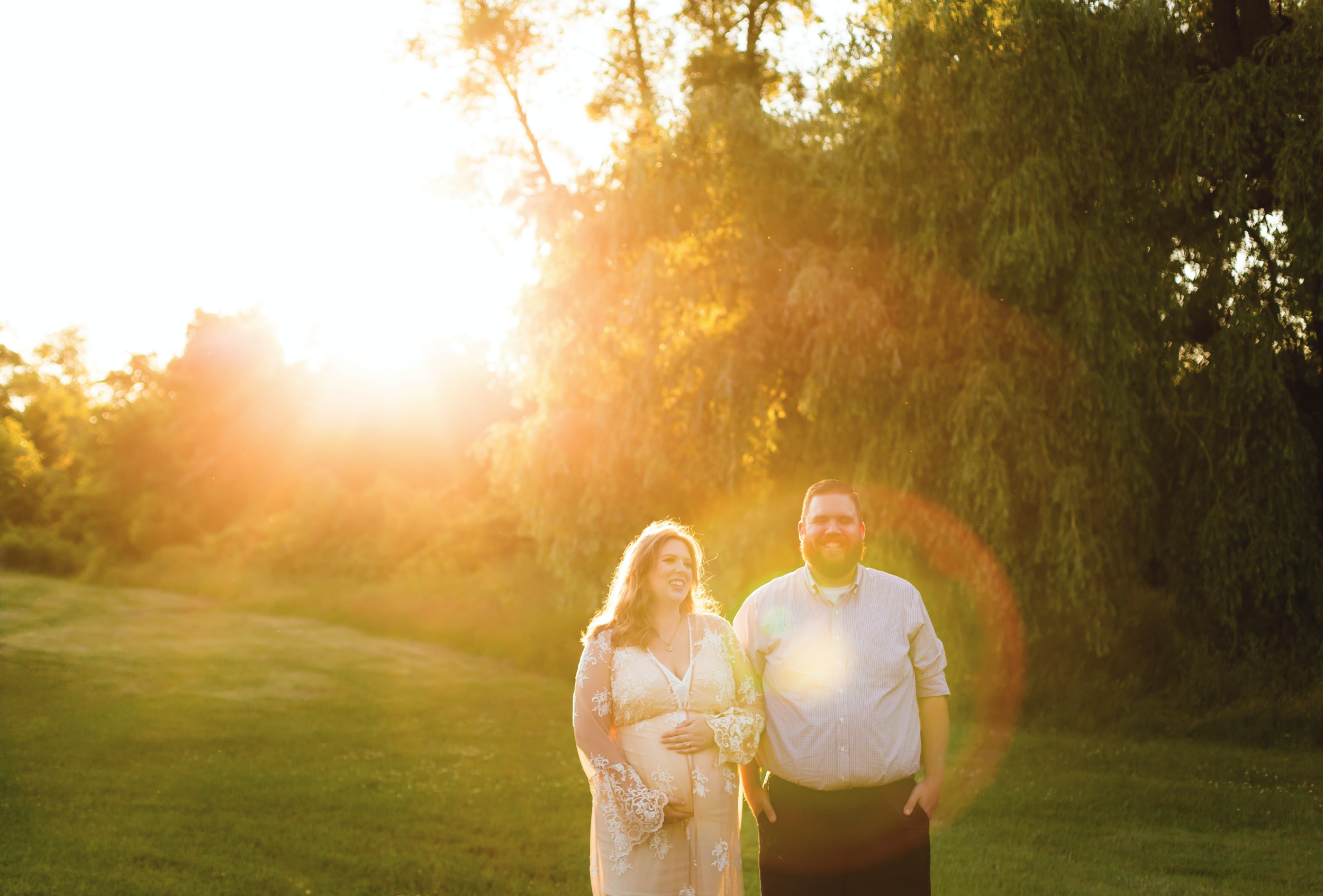 Maternity-Session-Photographer-Hamilton-Oakville-Waterfront-Golden-Hour-Glow-Photography-Moments-by-Lauren-Photo-Image-7.png