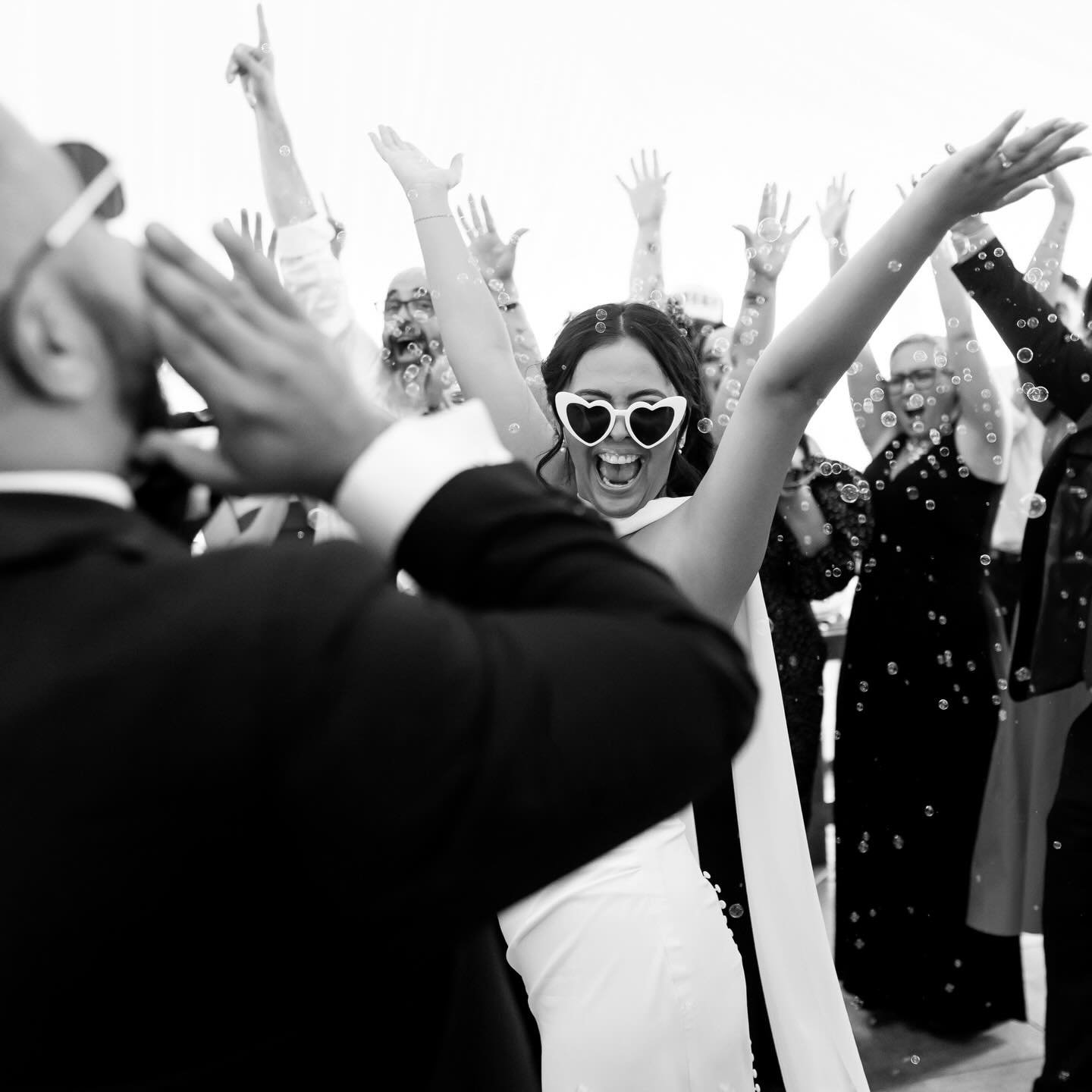 Sending these exact vibes to everyone in 2026. 👌🏻

Very excited to recap this year properly. Stay tuned. 

Venue: @sueannstaffestatewinery 
Photography: @lauren.valvasori 
Makeup: @bwc_collective 
Hair: @aphroditeshair_meg 
Dress: @tmodernbride
Dec