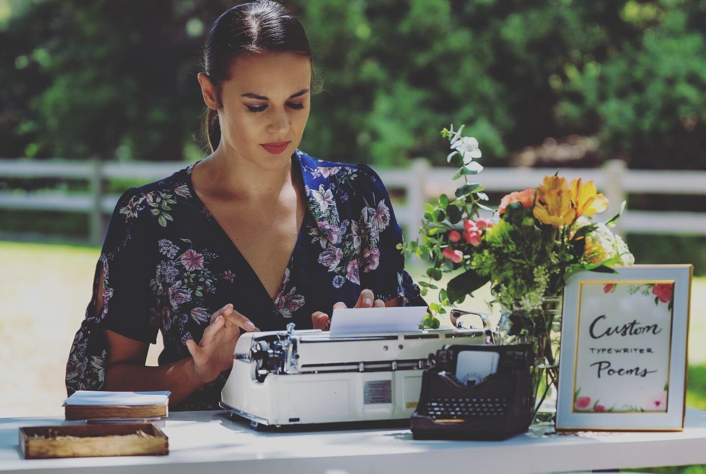 Spring is here... 🌸 💐 🍃 
&bull;&bull;&bull; 

#typewriter #typewriterpoetry #losangeles #laevents #laeventplanner #babyshowerideas #wedding #weddingideas #weddingdetails