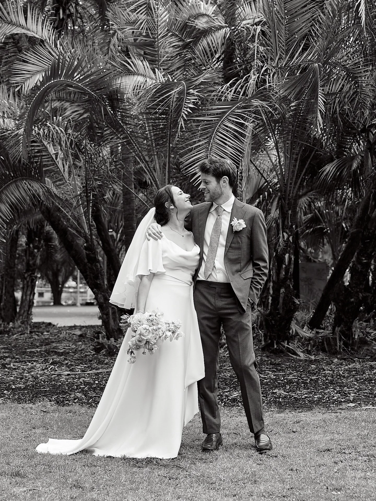 Simone &amp; Paul 🤍

Such a joy to capture these 2 love birds, a quick little love shoot in Hyde Park after their beautiful small ceremony at The Great Synagogue in Sydney.

#beautifulbride❤️ #thelookoflove #newlyweds💍 #sydneyweddingphotography #je