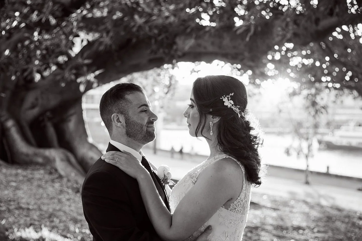 Soft love 🌙

Innas &amp; Andrew captured after their intimate ceremony in the Botanic Gardens, such a beautiful love to capture🤍

#capturinglove #weddingphotoshoots #sydneyweddingphotographer #sydneyweddingphotographers #hawkesburyweddingphotograph