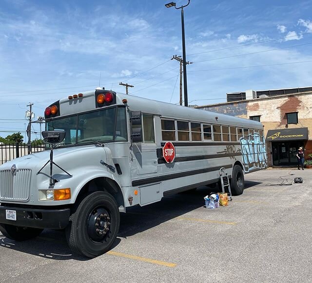 The FlyBus is getting a bath today, courtesy of @goodcoworking !

#Skoolie #HomeIsWhereYouParkIt #SchoolBus #DIY #BusConversion #RV #Life #Adventure #TinyHome #ProgressPicture #PhotoOfTheDay #Reclaimed #Dallas #Texas #Camping #Construction #Love #Cre