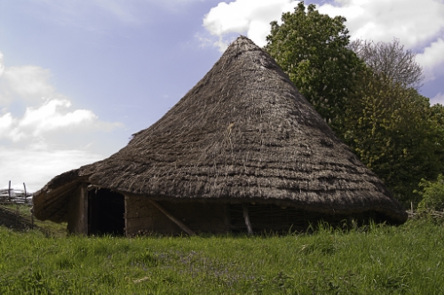Reconstruction of a Celtic Roundhouse at the Chiltern Museum, England. Celts liked a rural life. By WyrdLight.com, CC BY-SA 3.0, https://commons.wikimedia.org/w/index.php?curid=13046725.