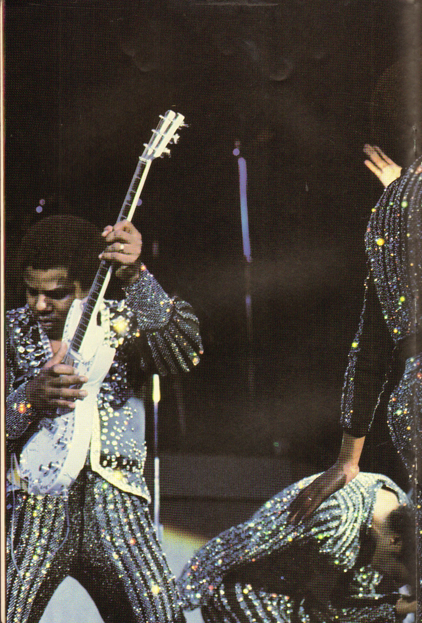 TheJacksonsWorldTour'81TourBook#11.jpg