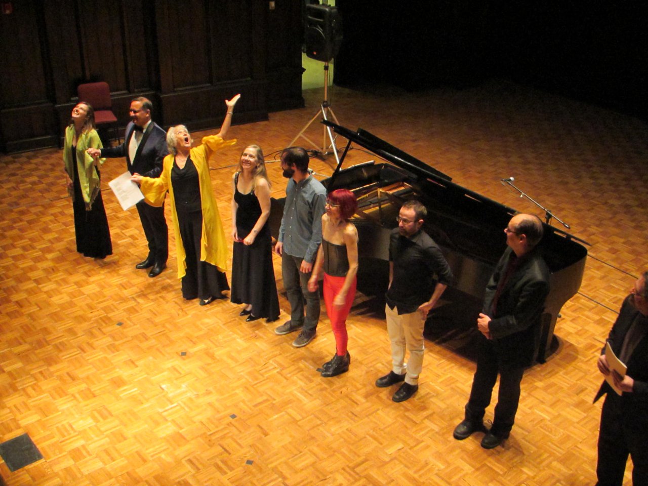 Final bows with the Alumnipalooza performers - great music, great fun!