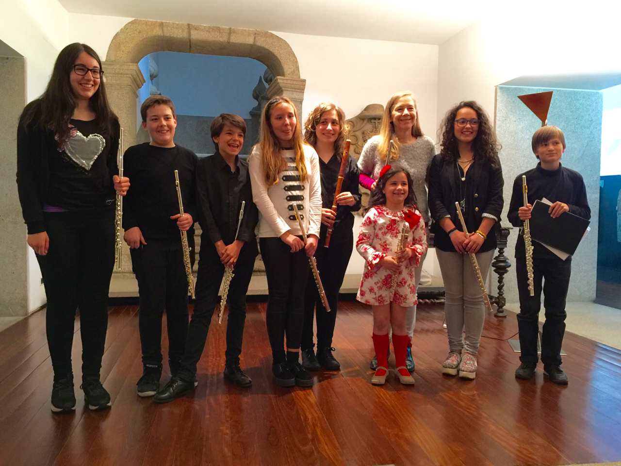  Master classe in Bragança, group photo after Sunday's recital — with Professor Gabrielle Silva, center, and her fantastic students! 