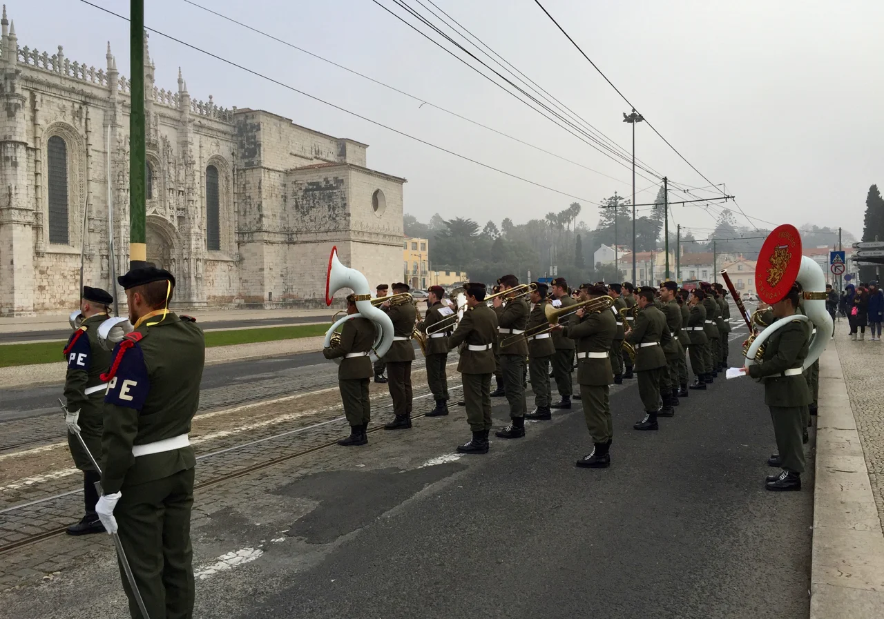 The Portuguese Army Band, performing with class and distinction in 4ºC weather!