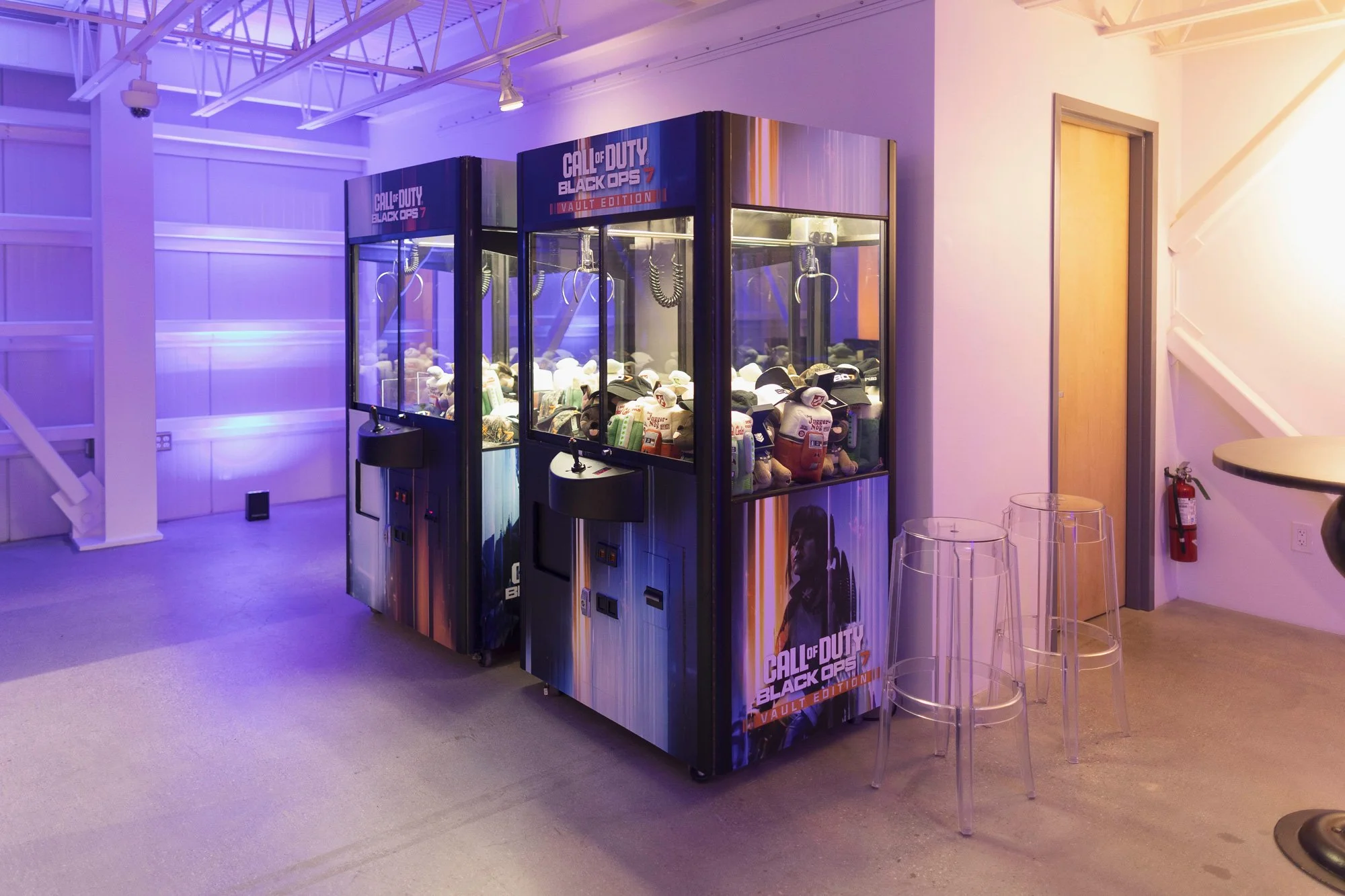 Interactive claw machines gave guests the opportunity to win custom Black Ops 7 merchandise throughout the event.