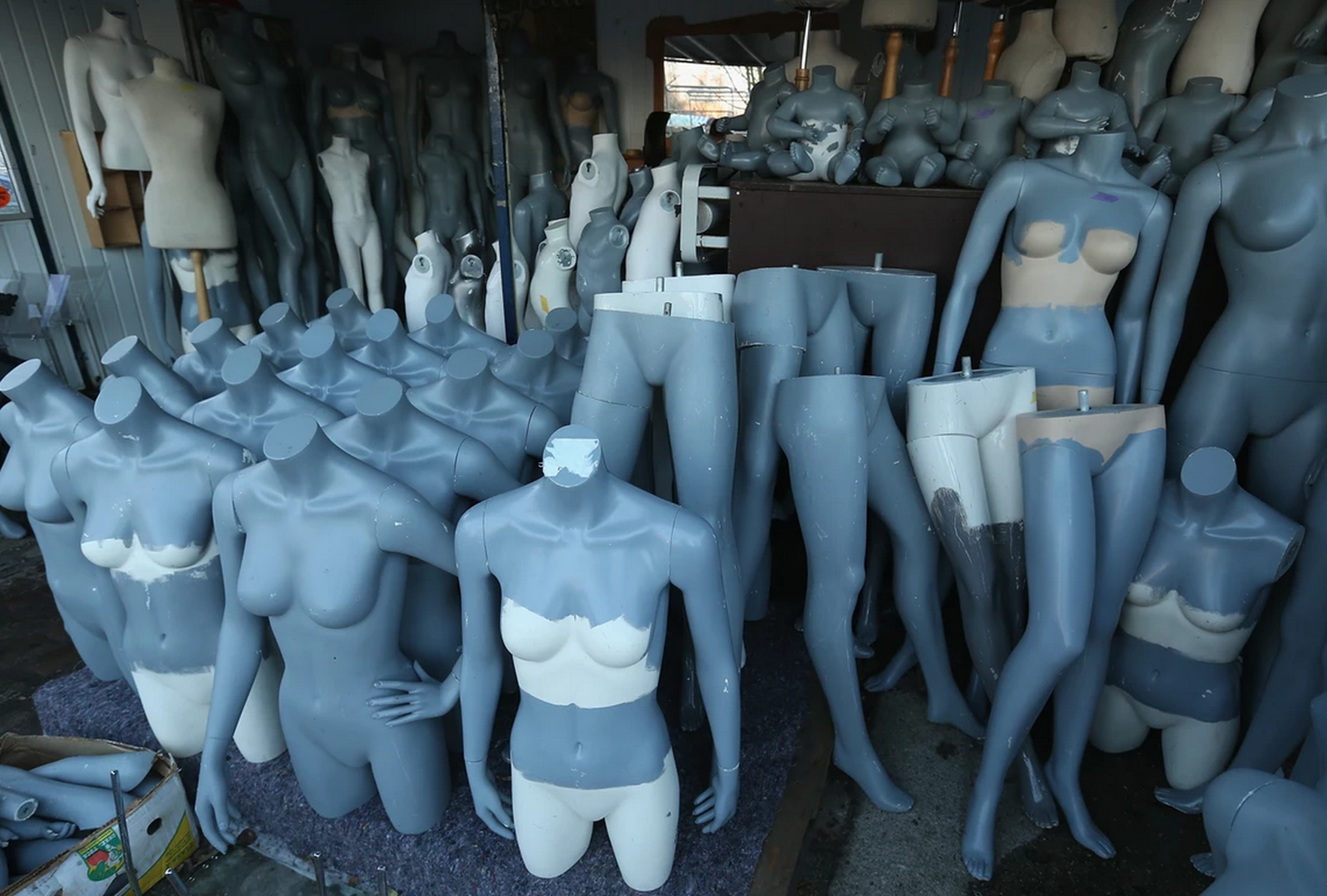 DEAR RETAILERS: DIVERSIFY YOUR MANNEQUIN GAME