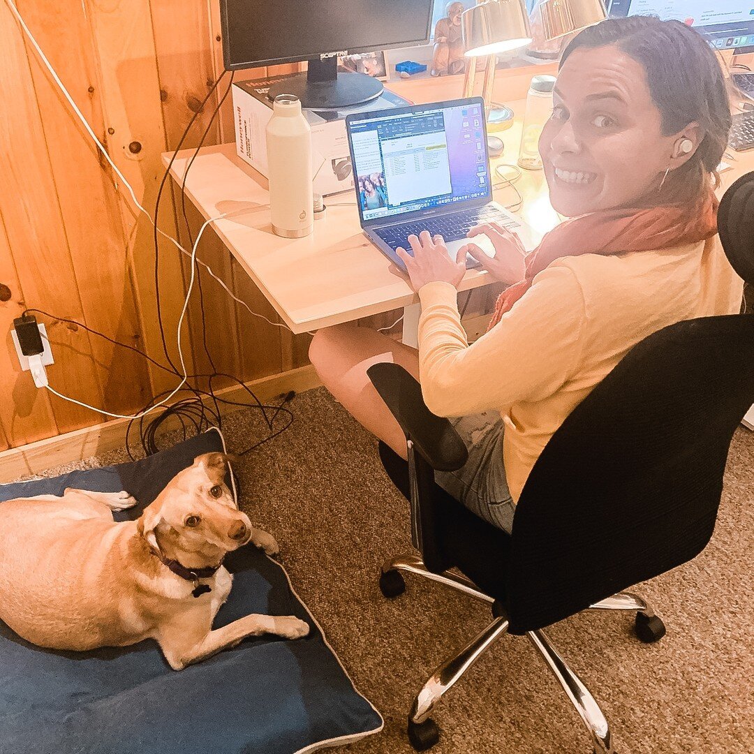 My sister was here and I had two coworkers in my little office! π©‍π» It was really nice to have a human around who could reply to my commentary, unlike Sunny. ππ€£π©‍π»
#workingparent #workingmoms #workingmomlife #balancingmotherhood #workl