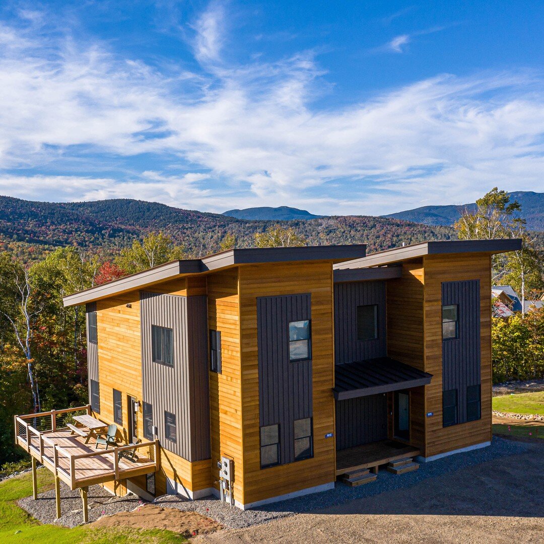 They're finally up! π Photos of a project I designed a couple years ago. πΈ An 11-unit mountainside development. It's a BEAUT! π Link in bio.
#residentialarchitecture #architecturaldesign #archidesign #homerenovations #houserenovations #residenti
