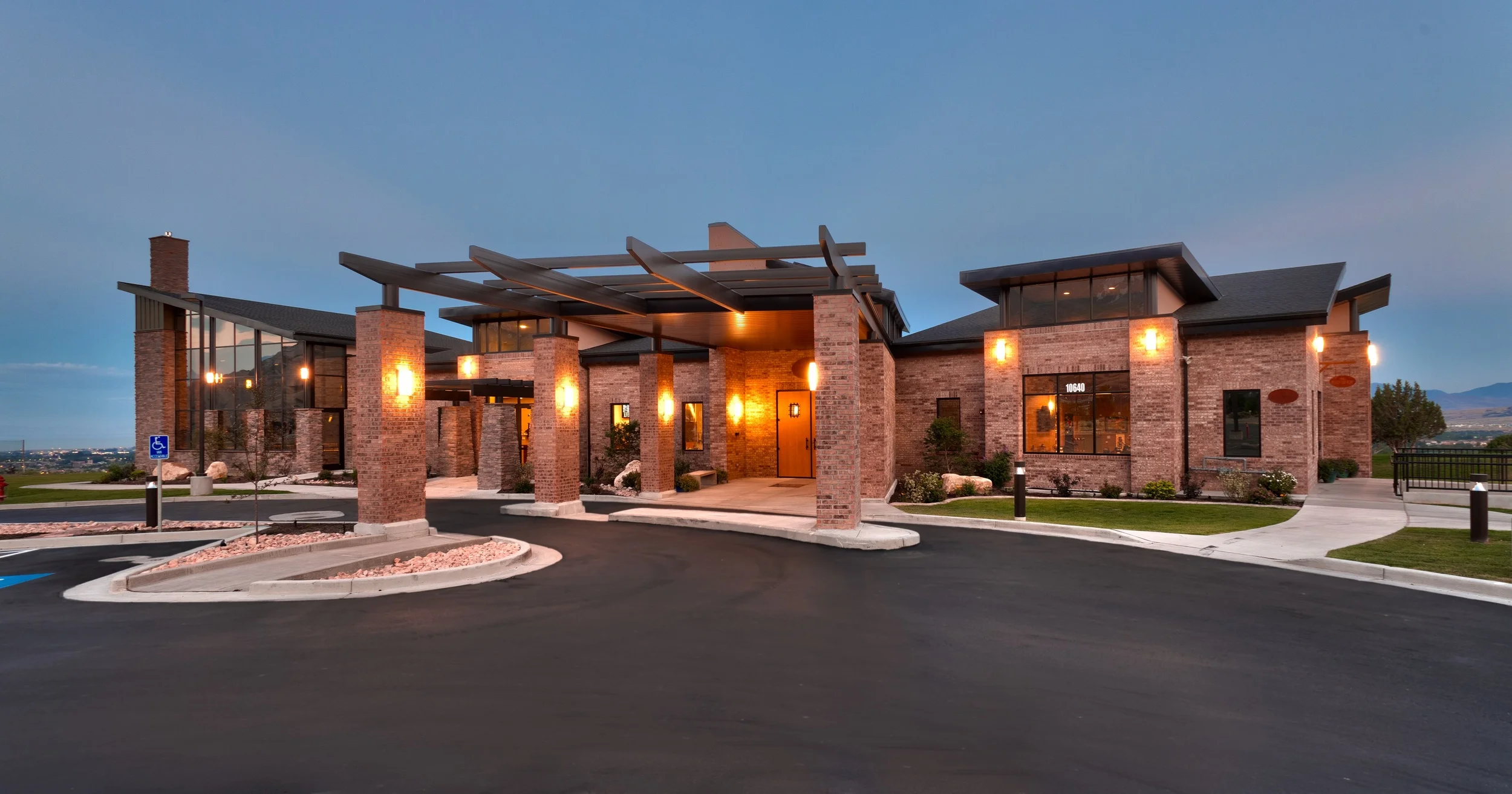 Cedar-ext-04 - Copy.jpg