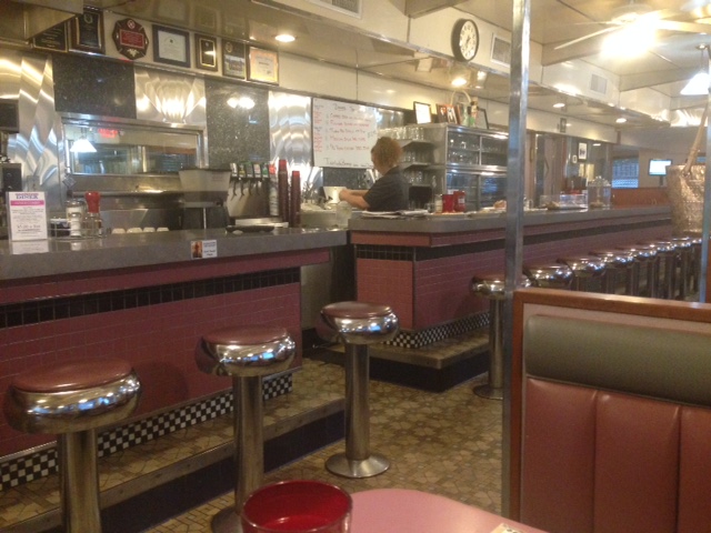CLASSIC JERSEY DINER SERVING BREAKFAST, LUNCH AND DINNER