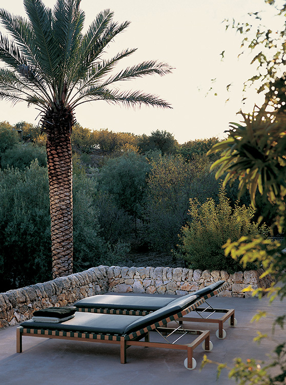 1MISTRAL_104_sunlounger_750x1397.jpeg