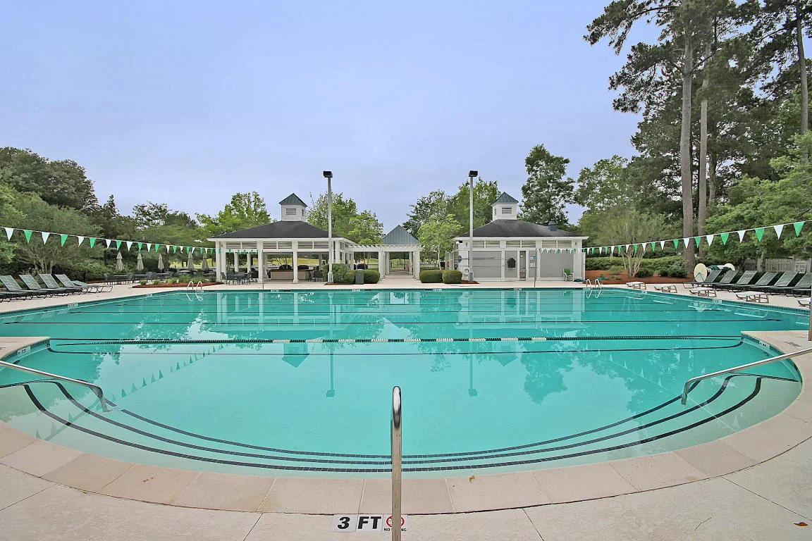 Pool2.jpg