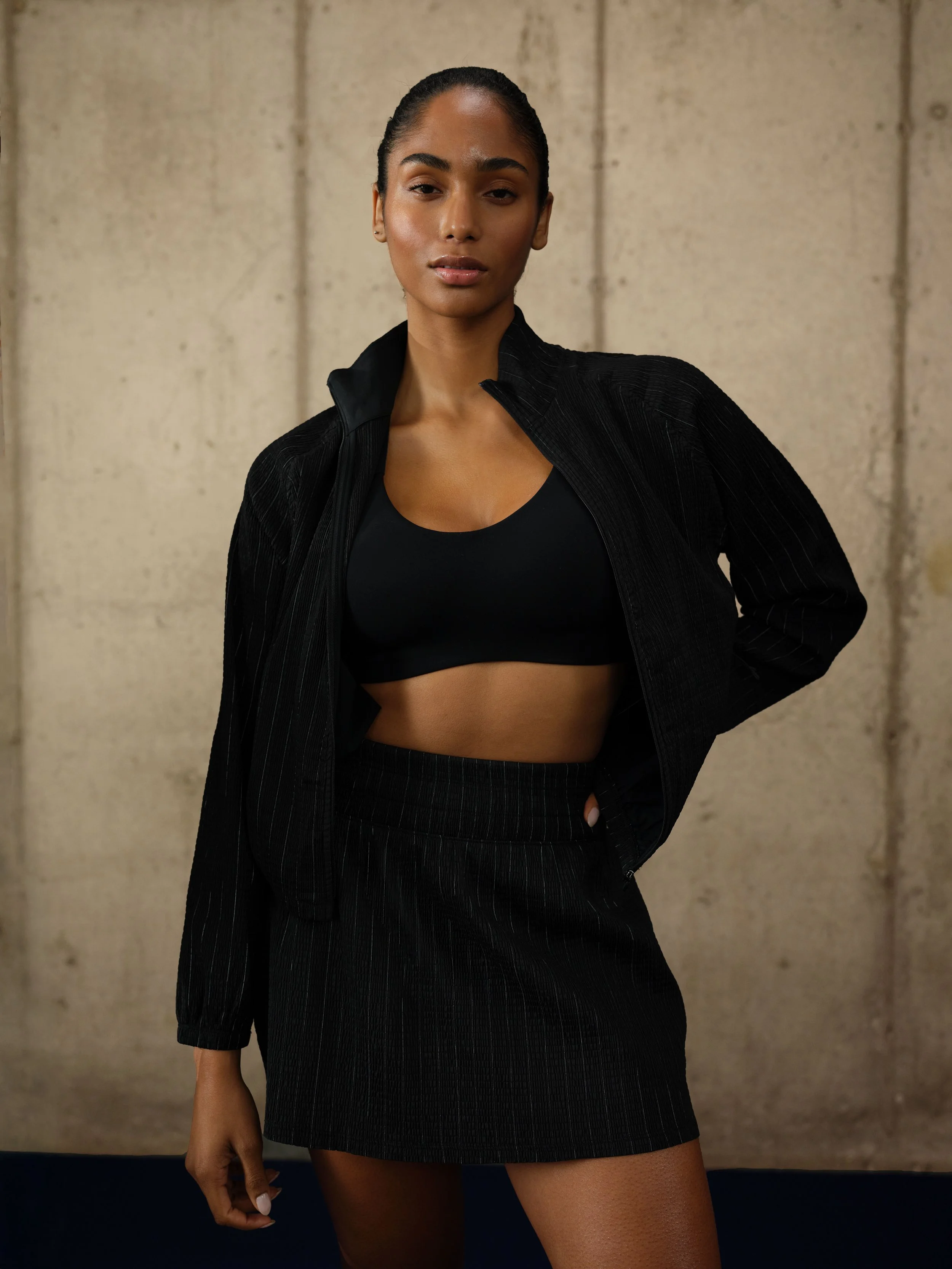 JPG-51048R-VeryBlack_51278R-VeryBlack_Editorial_0119.jpg