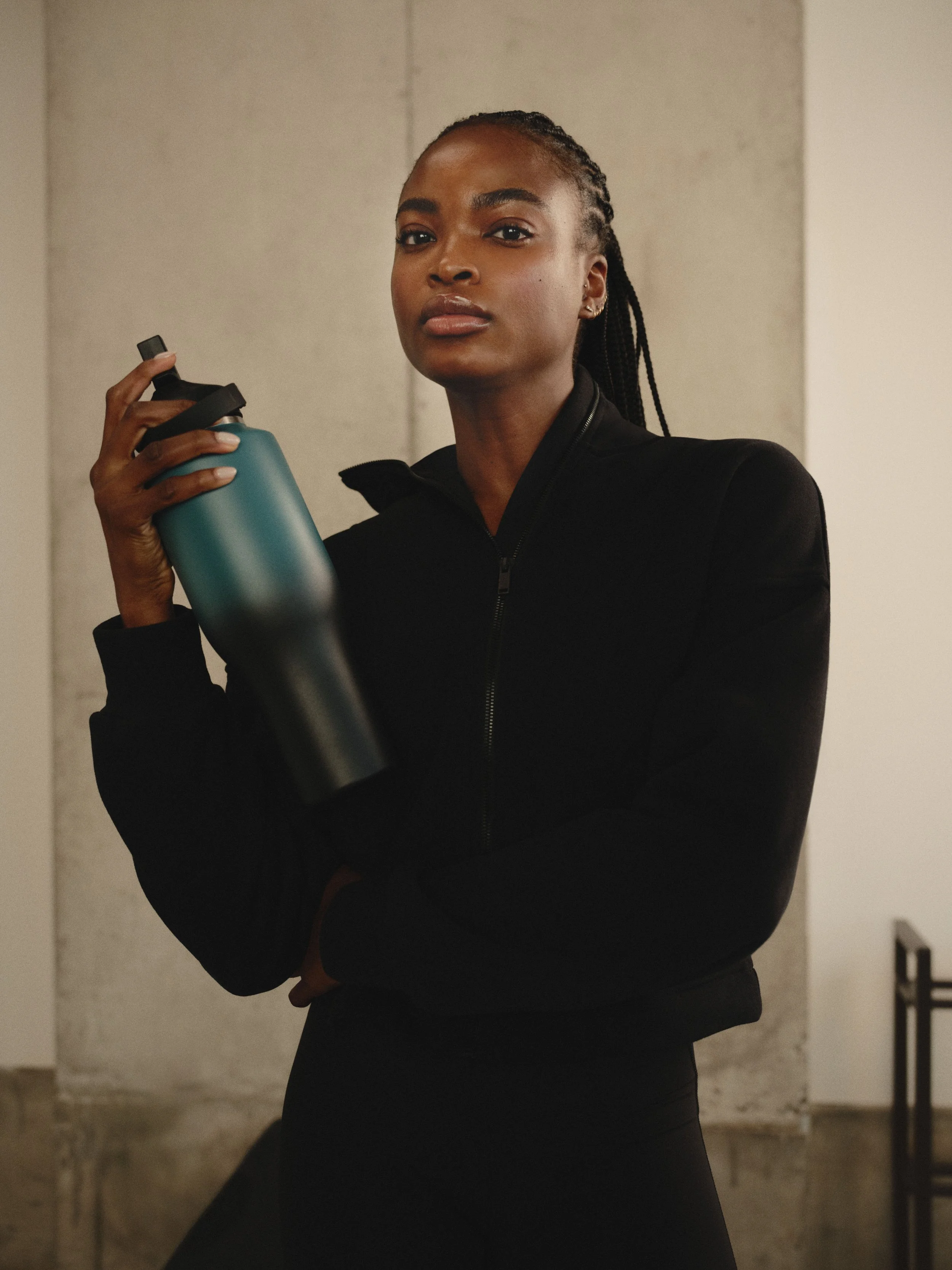 JPG-51135R-VeryBlack_51275R-VeryBlack_22098R-VeryBlack_Editorial_0025.jpg