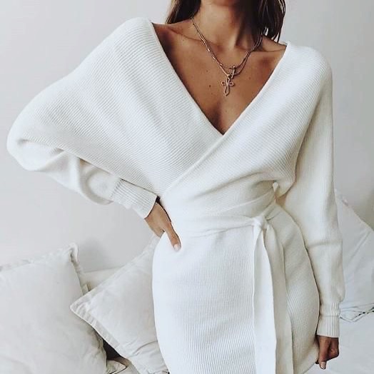 Sweater dresses require an ease underneath. Find it at UpLift. #ootd #style #skivvies #bras #winterstyle #autumnstyle #findyourfit #loveyourdress #shopsmallbr