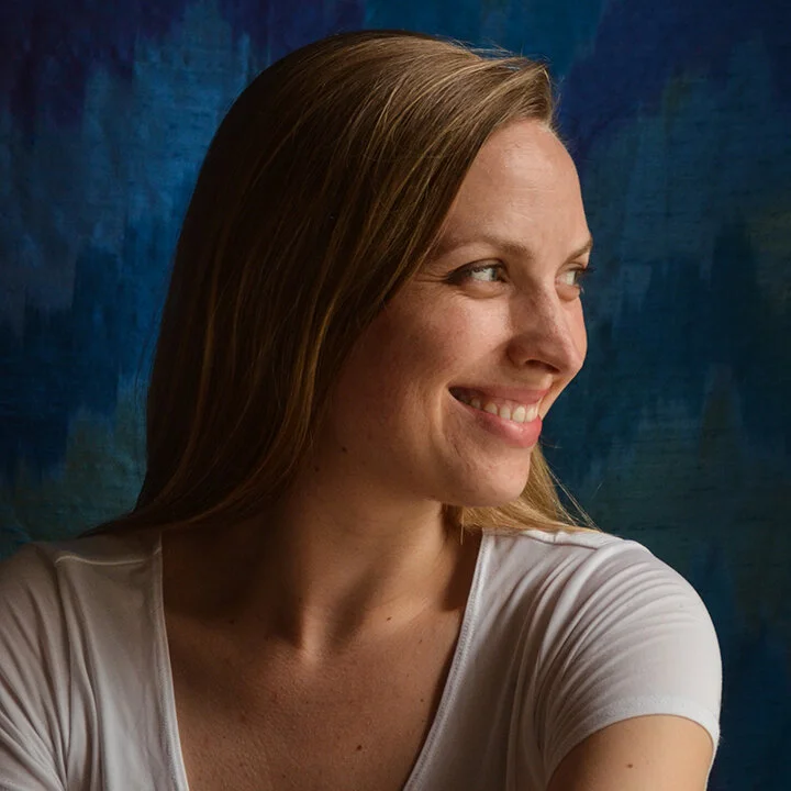 AlexandraOstasiewicz_Headshot.jpg