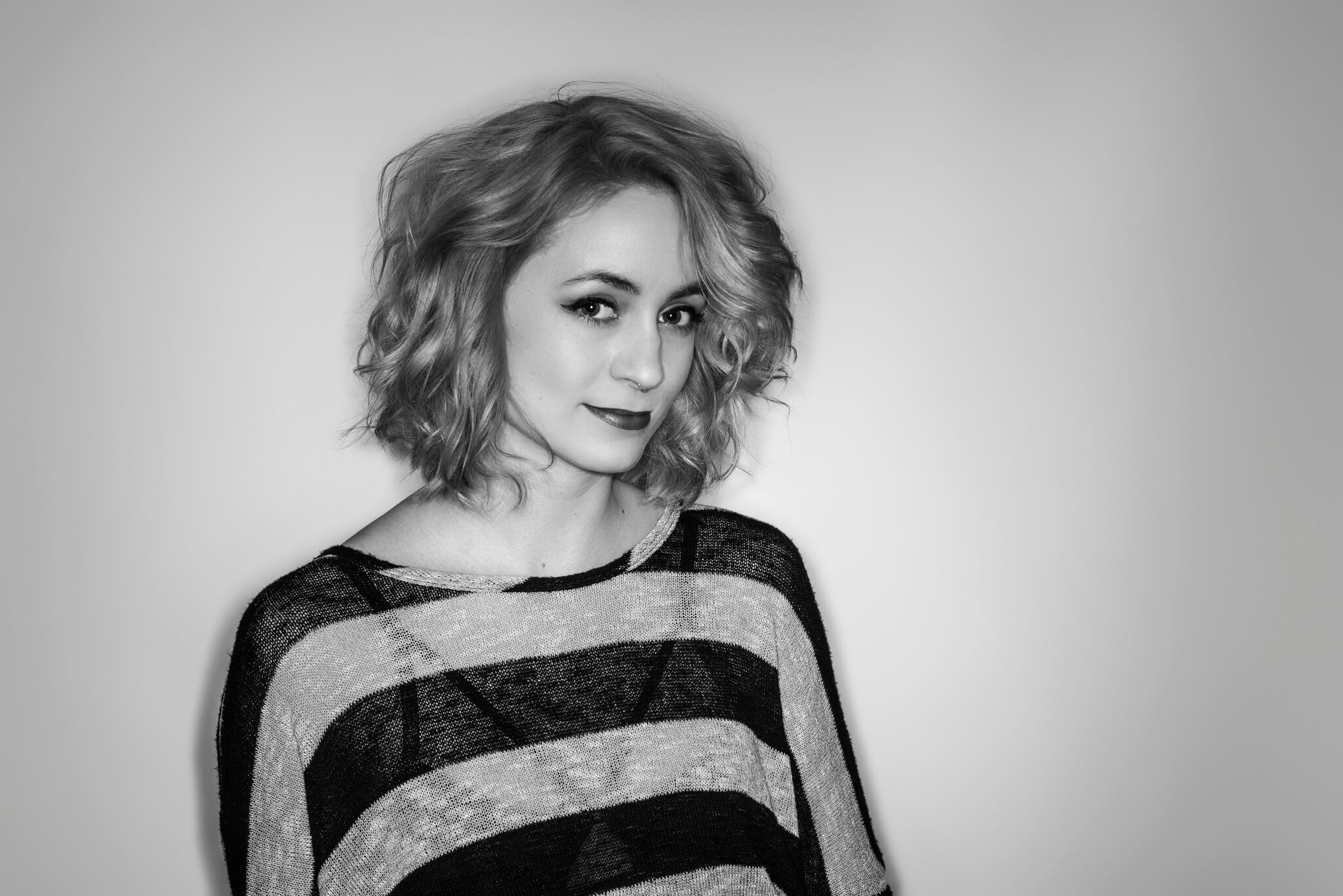 Amber Oakley Stylist/Colorist Amber thrives on creating a complete look for clients. Having trained at L’esprit Academy and apprenticing at Marin Hair Co under the tutelage of Jack Marin and Samantha Snyder, Amber strives to create custom cuts for her clients. From cut to color to final style, Amber equips her clients with the knowledge, tools and products to recreate their look at home. Specializing in balayage and creative color she is rewarded by clients leaving her chair happy and feeling great. When she’s not in the salon you can find Amber dancing it out, crafting, hanging with her 2 cats or any random dog she can coerce her friends into letting her take to the dog beach.