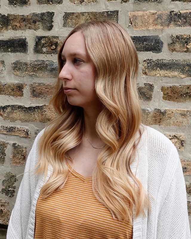 By @amberoakleyhair using @davinesnorthamerica 
Visit the link in our bio to make an appointment! .
We are a modern and sustainable @davinesnorthamerica exclusive salon located on Chicago&rsquo;s Northwest side in Logan Square. Two blocks north from 