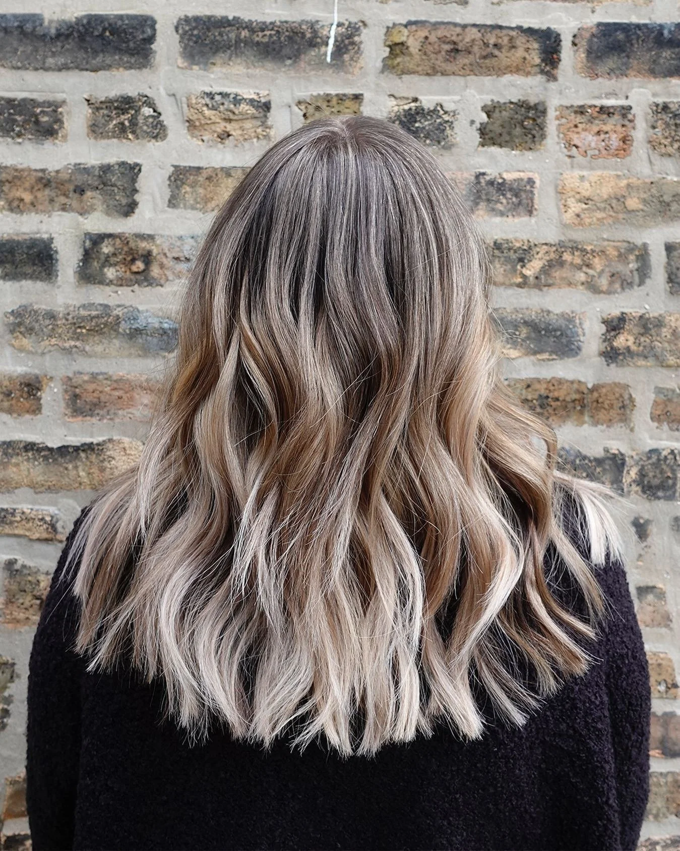 By @amberoakleyhair using @davinesnorthamerica
Visit the link in our bio to make an appointment!
We are a modern and sustainable @davinesnorthamerica exclusive salon located on Chicago’s Northwest side in Logan Square just 2 blocks north from