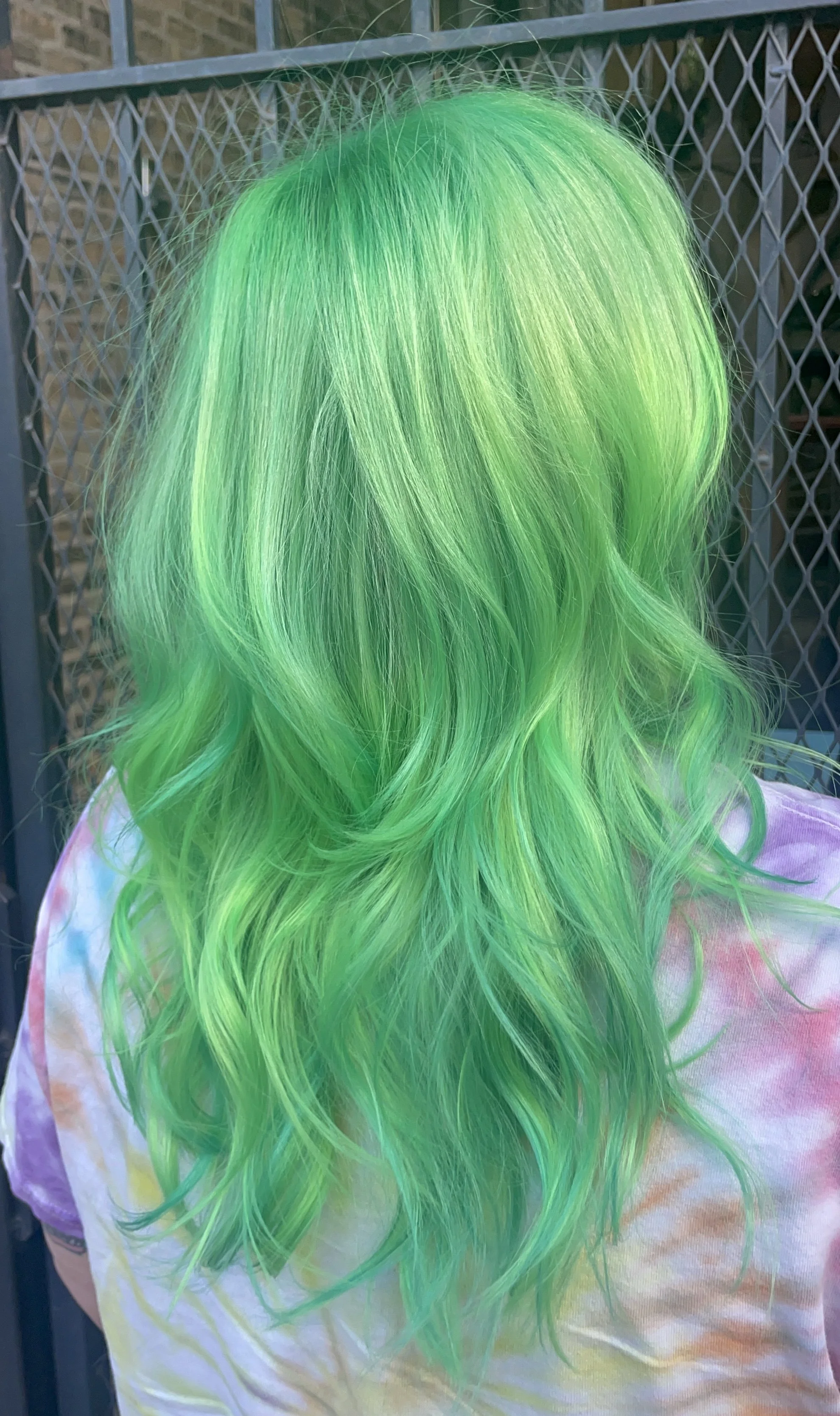 Green wavy hair.jpeg