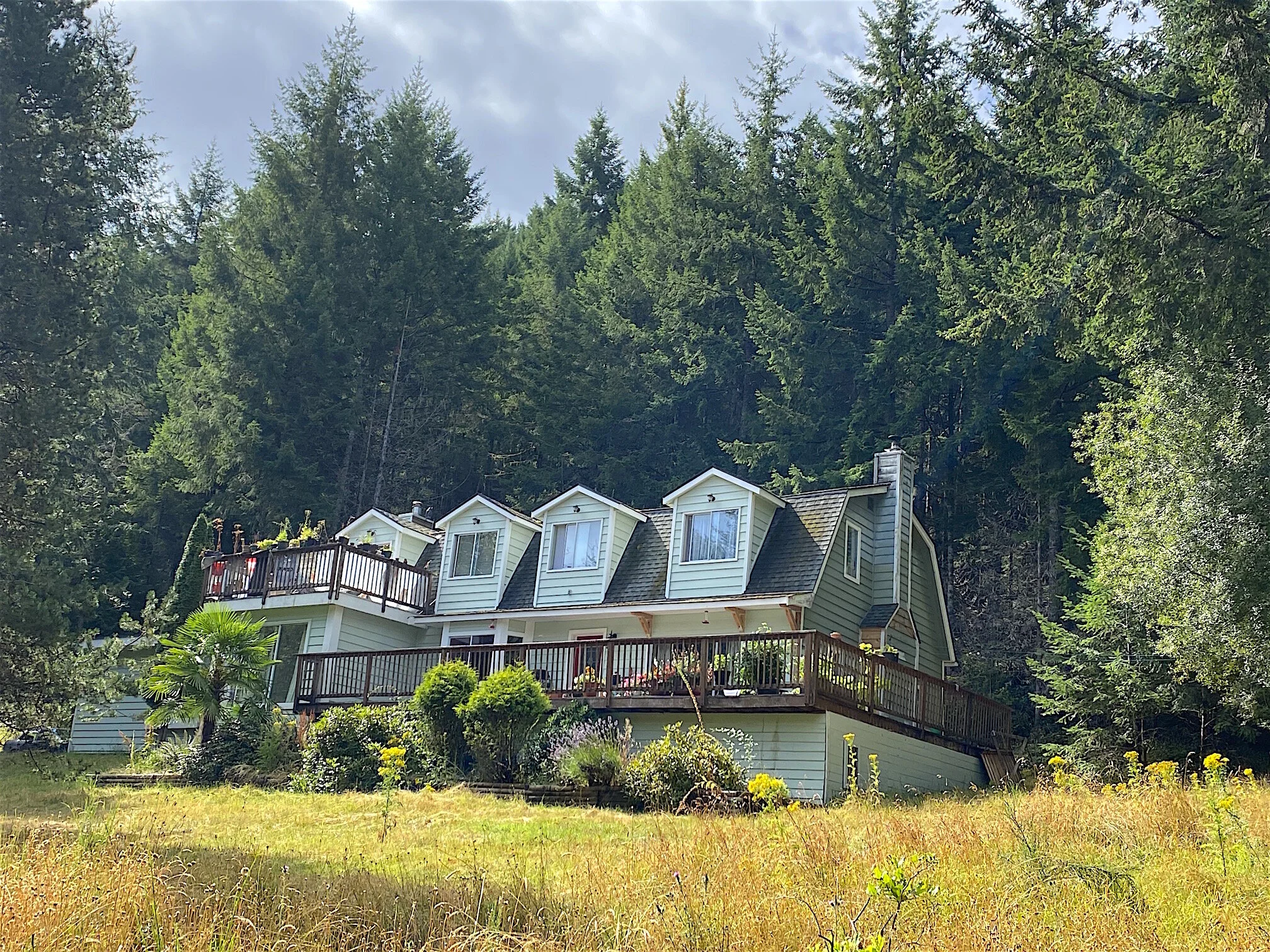 Exterior Front - 749 Georgia View.jpeg