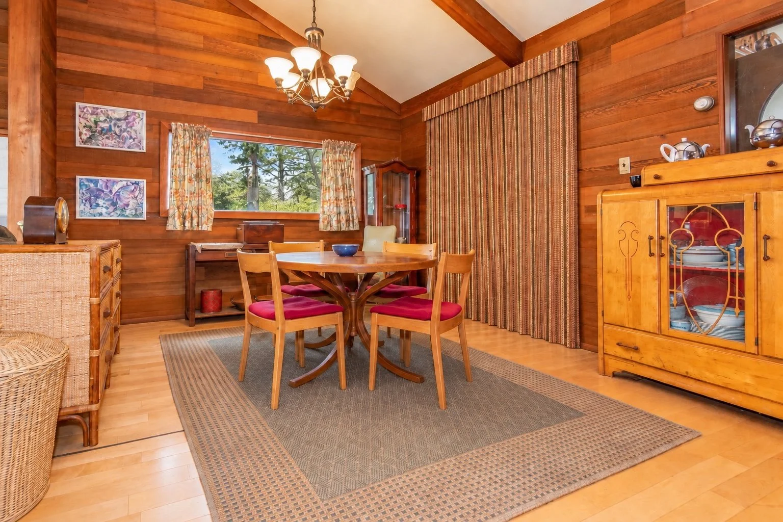 DINING ROOM - 1690 COTTAGE WAY.jpg
