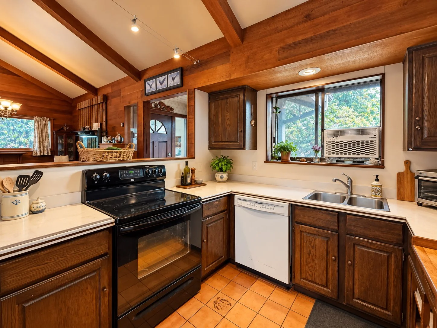 KITCHEN - 1690 COTTAGE WAY.jpg