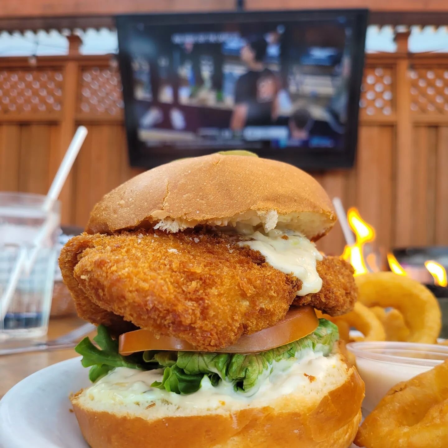 It's one of the overlooked sandwiches on our menu but one of my faves: The Sole Fish Sanwich. Coated in Japanese breadcrumbs with tartar sauce, lettuce, pickles, tomato in a buttery brioche bun, I love enjoying this with our beer battered onion rings