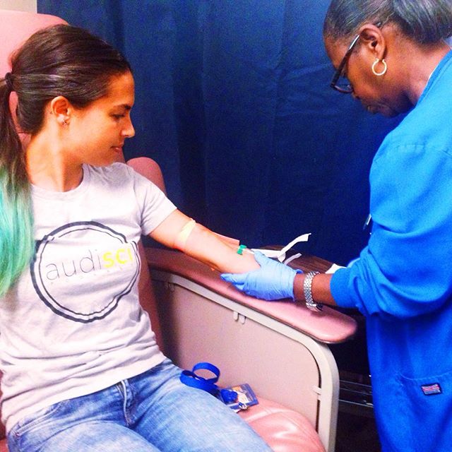 Producer @taryn_am getting blood drawn at the @emoryuniversity blood bank in preparation for #WorldBloodDonorDay June 14th. Stay tuned to find out her type. And check back in next week for an episode on #bloodtransfusion and #sicklecell 
#science #po