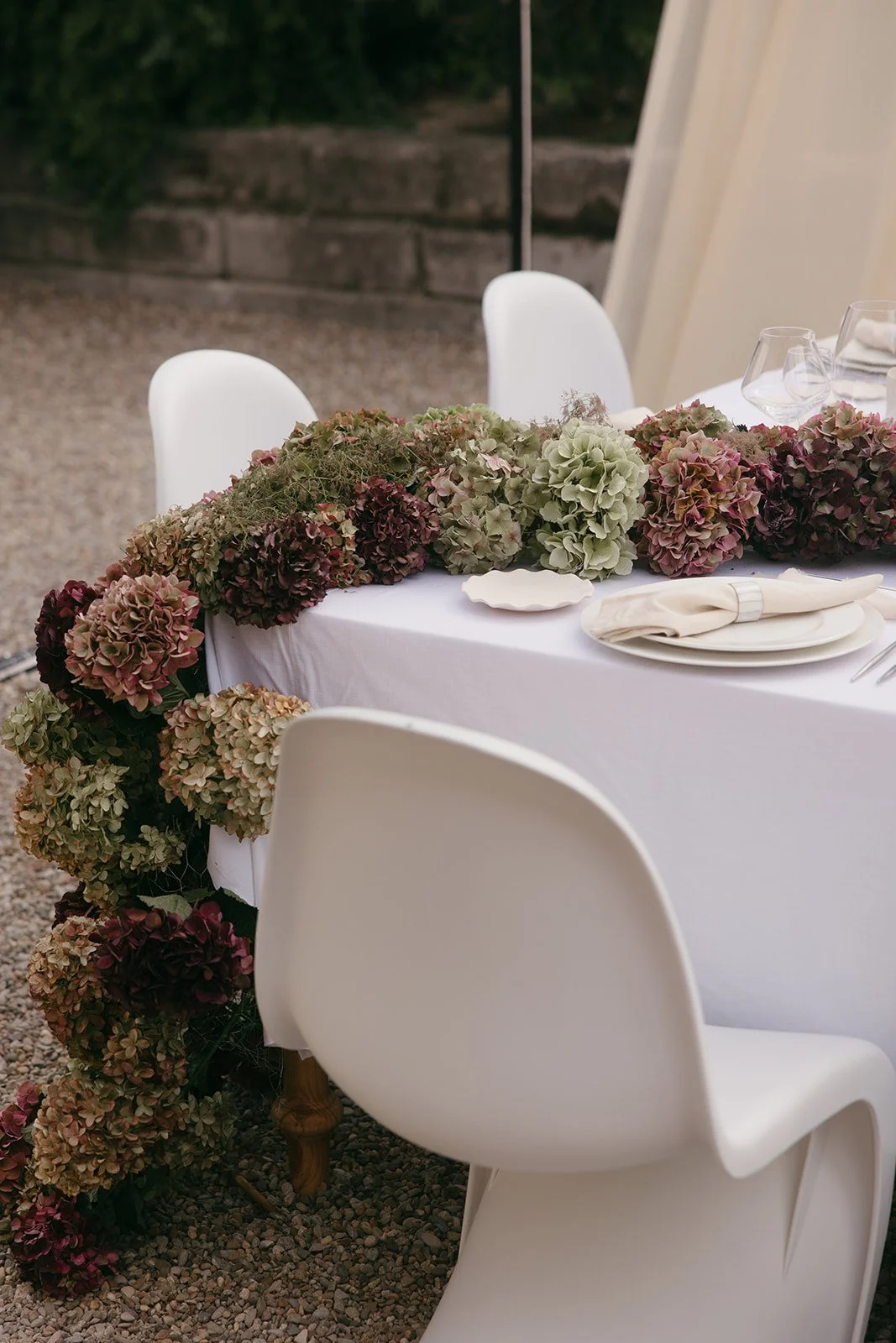 Intimate Black Tie wedding with an Iconic Table Setting