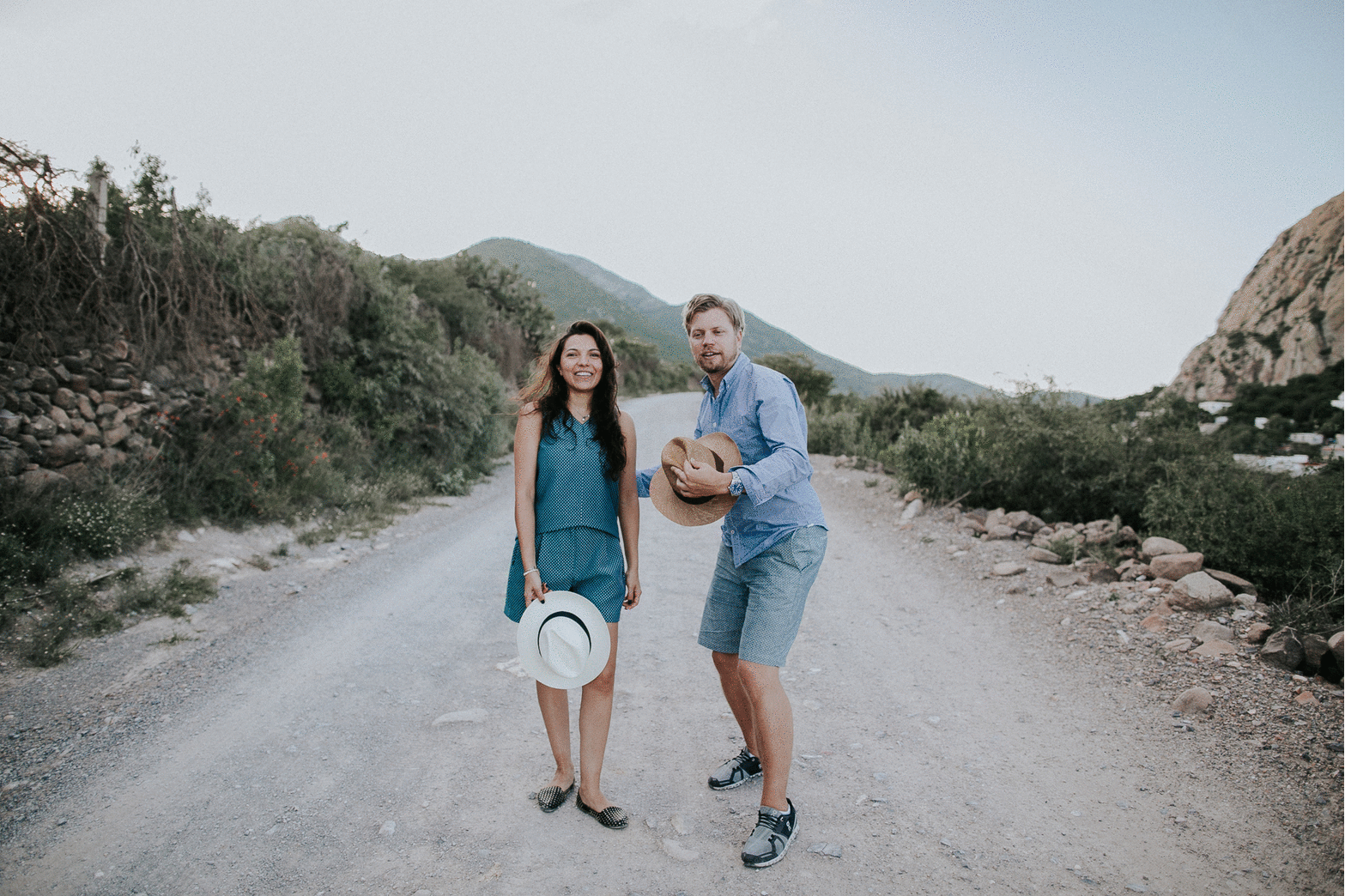 alfonso_flores_destination_wedding_photographer_san_miguel_de_allende_pena_de_bernal018.gif