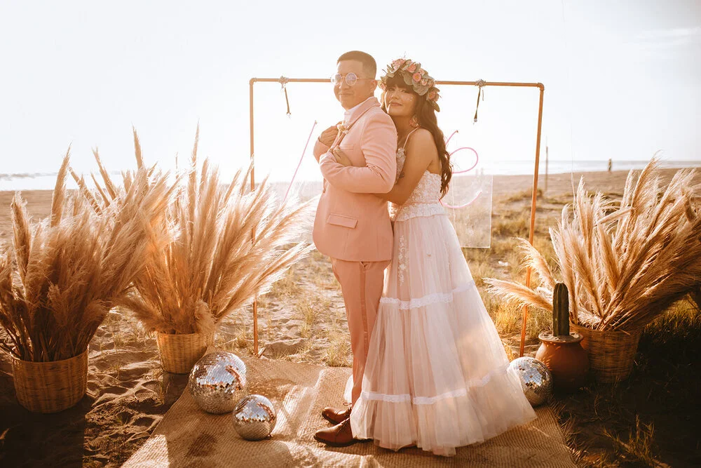 Pita &amp; Mag: A Fun Wedding Full of Color And  Sparkle in Puerto Arista,Chiapas.