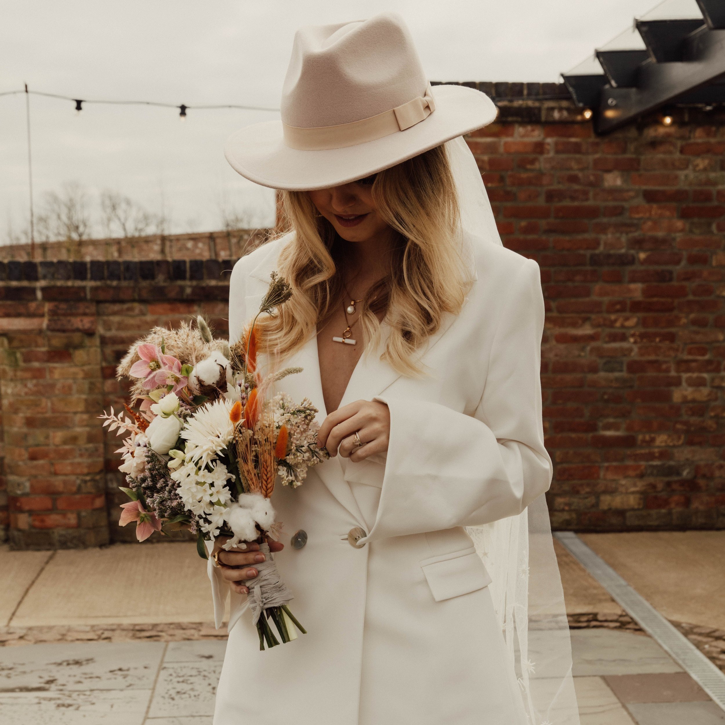 Bridal+Fedora+for+Cool+Bride+_+Bridal+Suit+and+Wedding+Veil+_+Rebecca+Anne+Designs.jpg